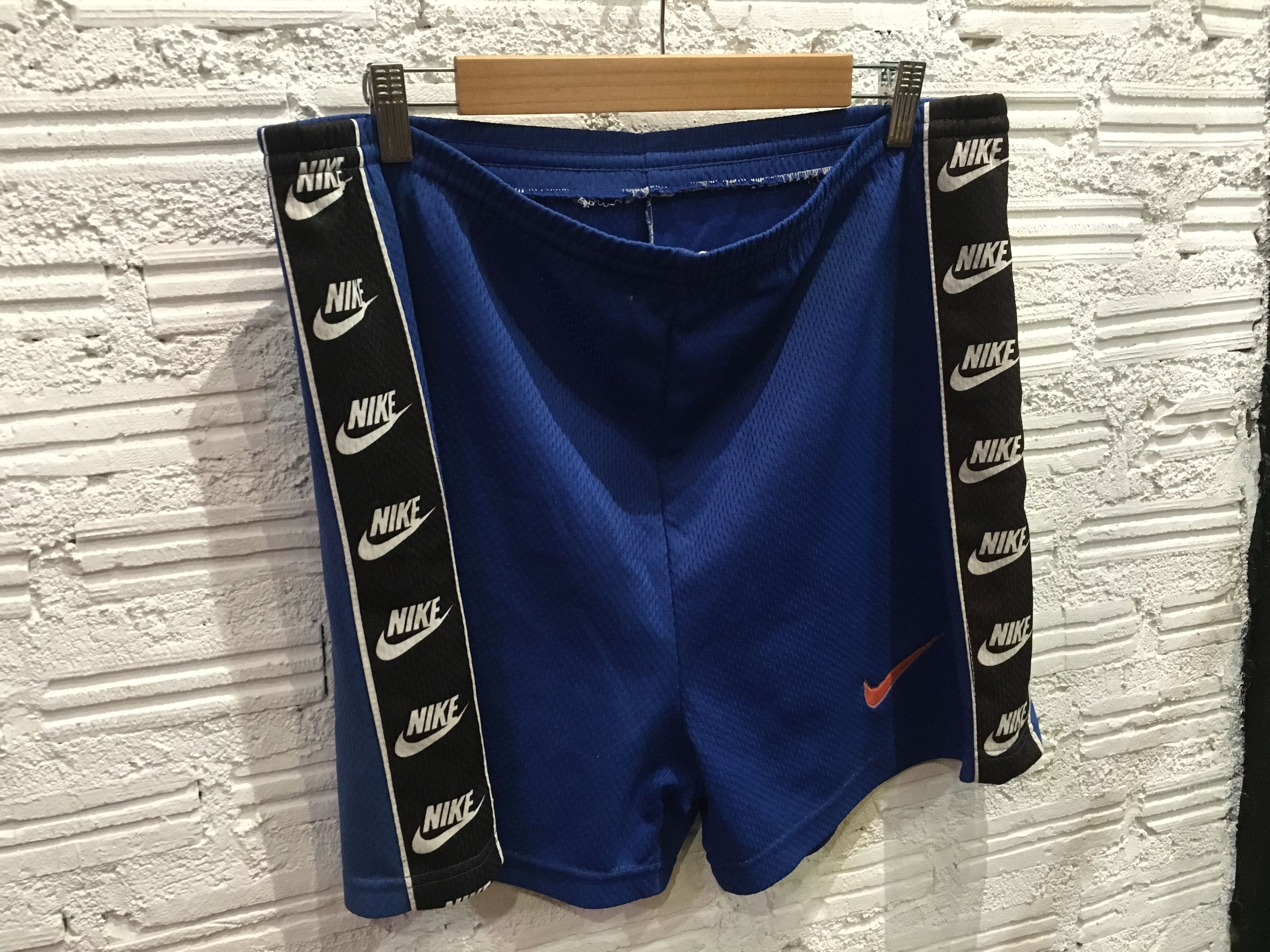 Nike × Vintage Vintage Nike Shorts Swoosh Logo Striped Size 32-40 Size US 32 / EU 48 - 2 Thumbnail