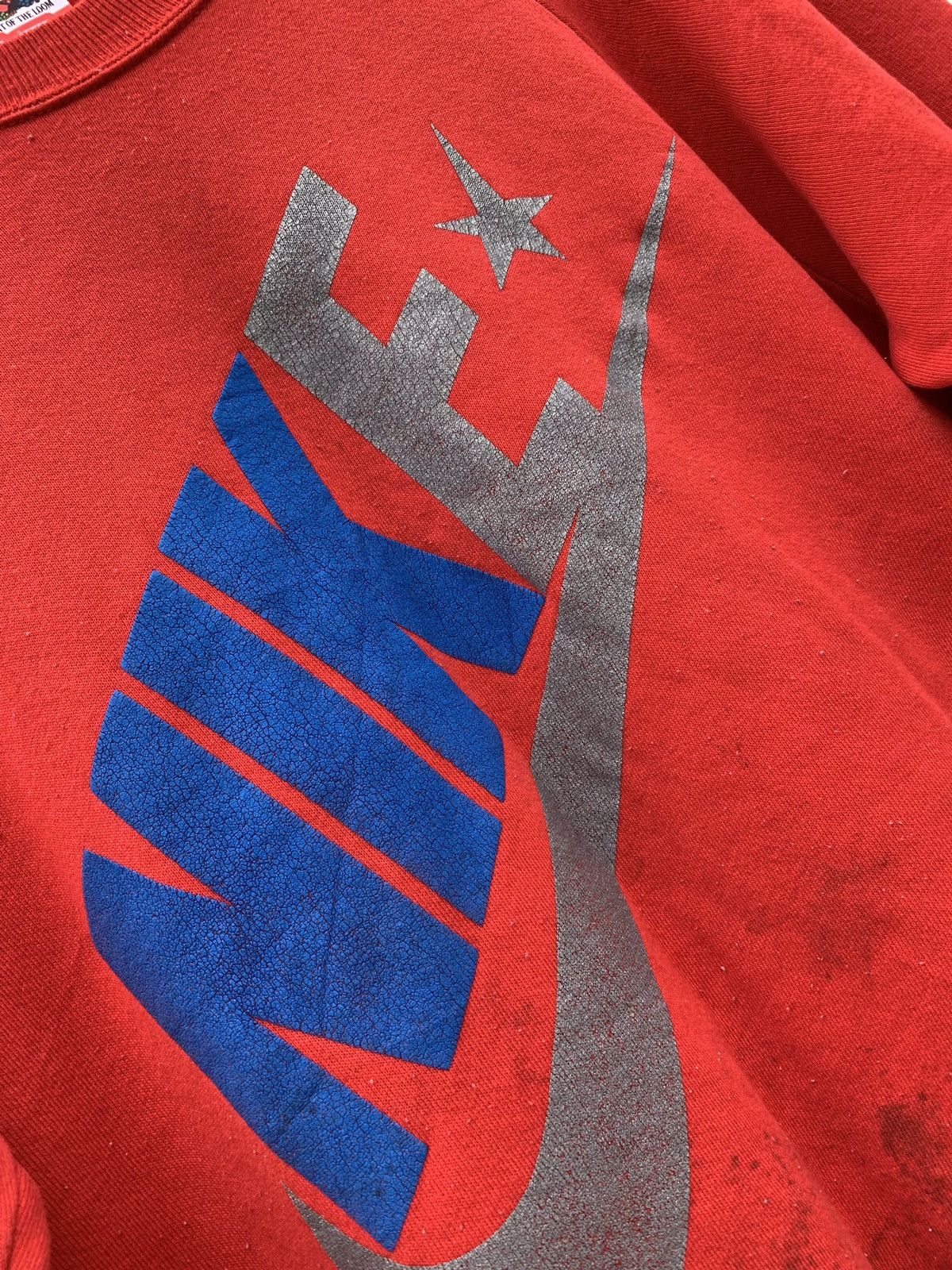 Fruit Of The Loom × Nike × Vintage Vintage 80’s Nike By FOTL Big Swosh Distresses Size US L / EU 52-54 / 3 - 3 Thumbnail