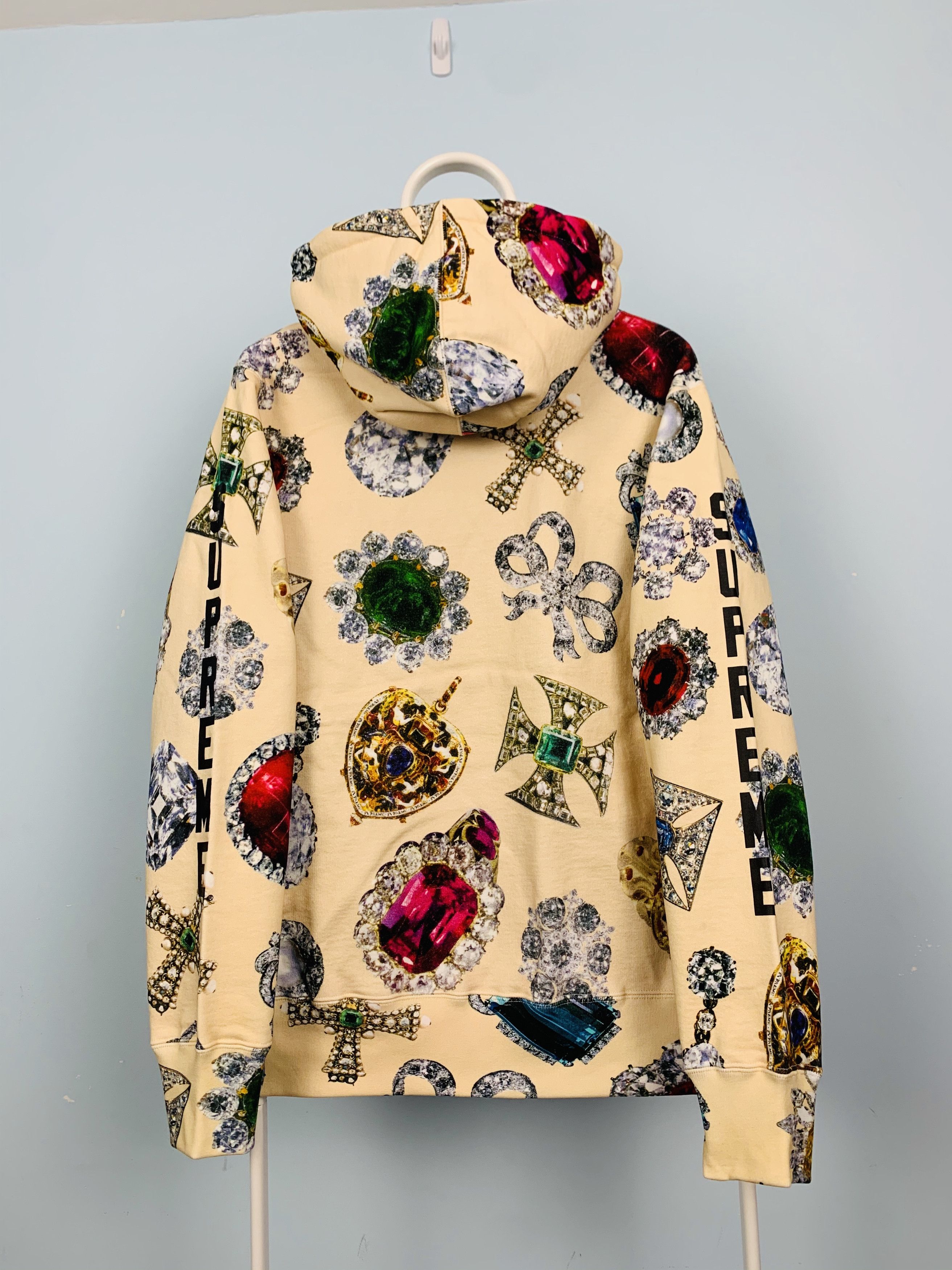 Supreme 2018 Supreme Jewels Hooded Sweatshirt Cream Medium Size US M / EU 48-50 / 2 - 9 Thumbnail