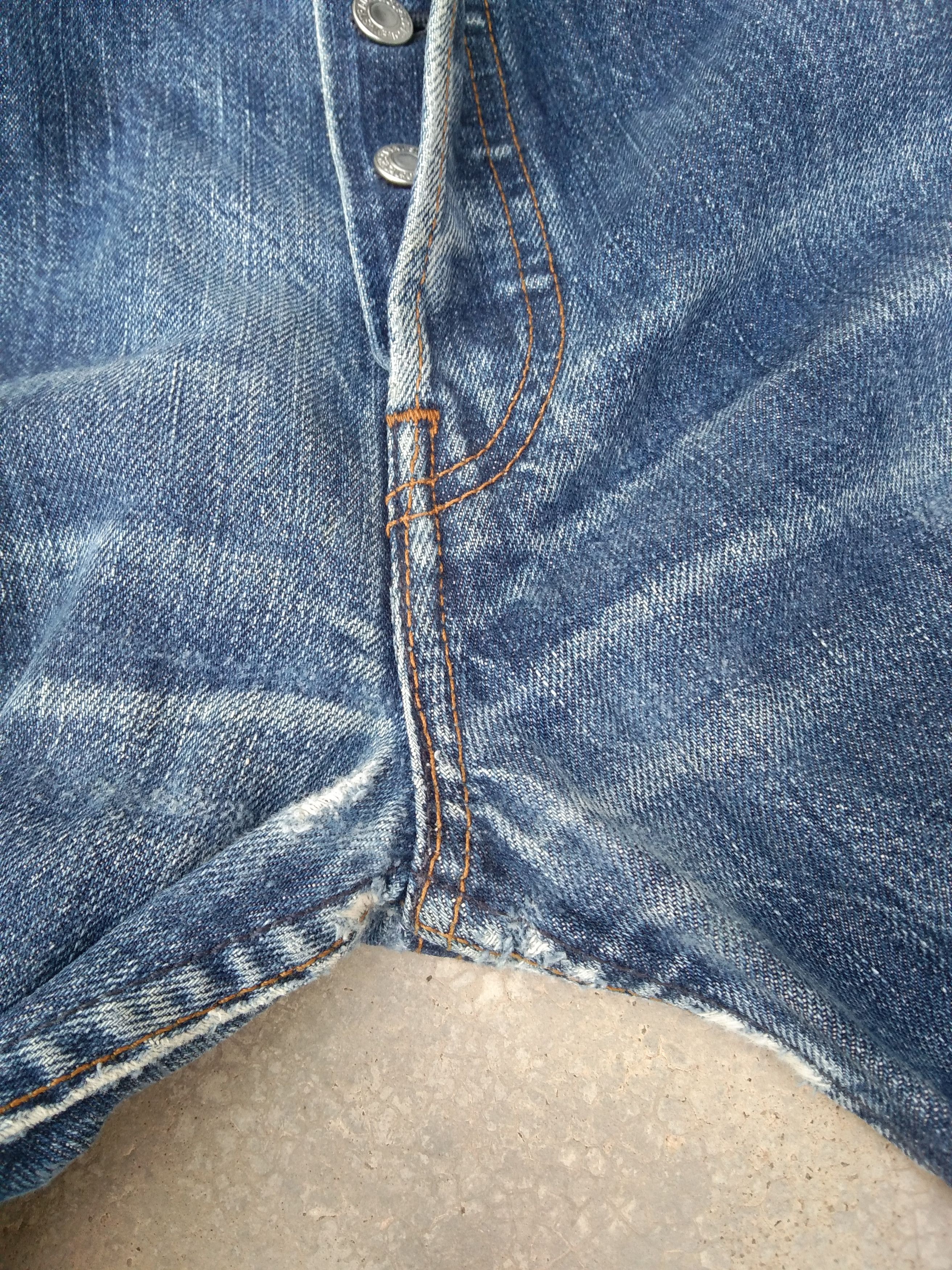 Vintage Levis 501 Straight Leg Distressed Jeans 34x32