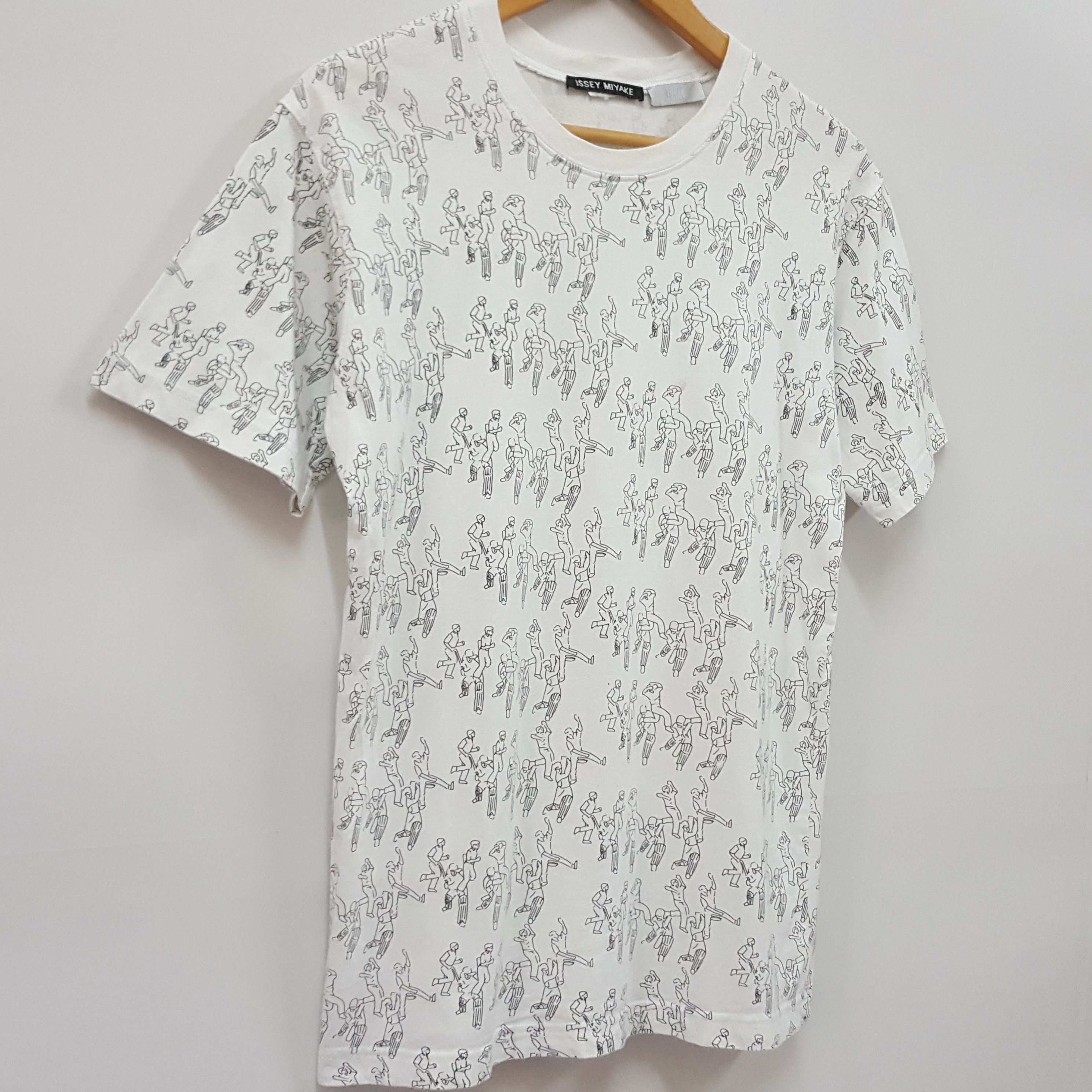 Issey Miyake × Japanese Brand × Vintage Vintage ISSEY MIYAKE X JOYCE Japanese designer t-shirt Size US M / EU 48-50 / 2 - 4 Thumbnail