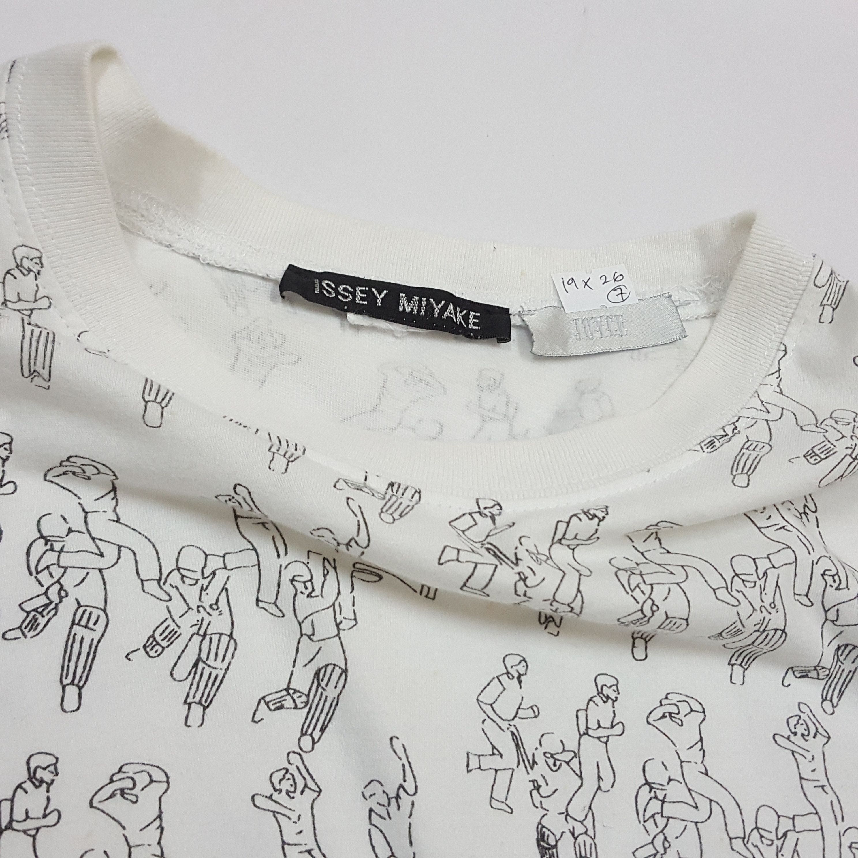 Issey Miyake × Japanese Brand × Vintage Vintage ISSEY MIYAKE X JOYCE Japanese designer t-shirt Size US M / EU 48-50 / 2 - 5 Thumbnail