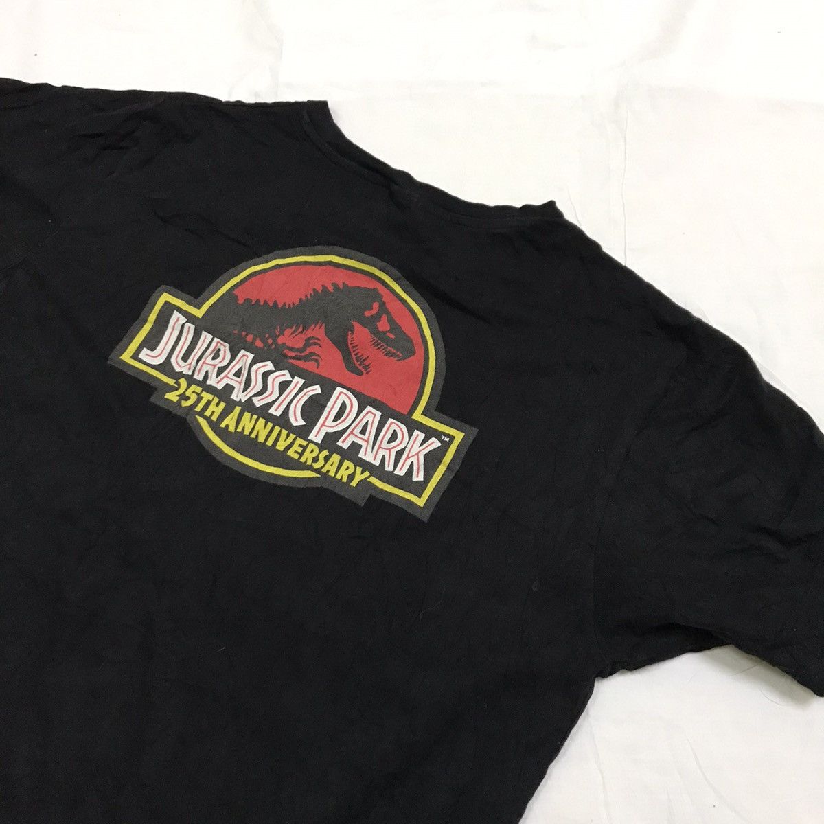 GU Jurrasic park 25th aniversary tshirt Size US M / EU 48-50 / 2 - 7 Thumbnail