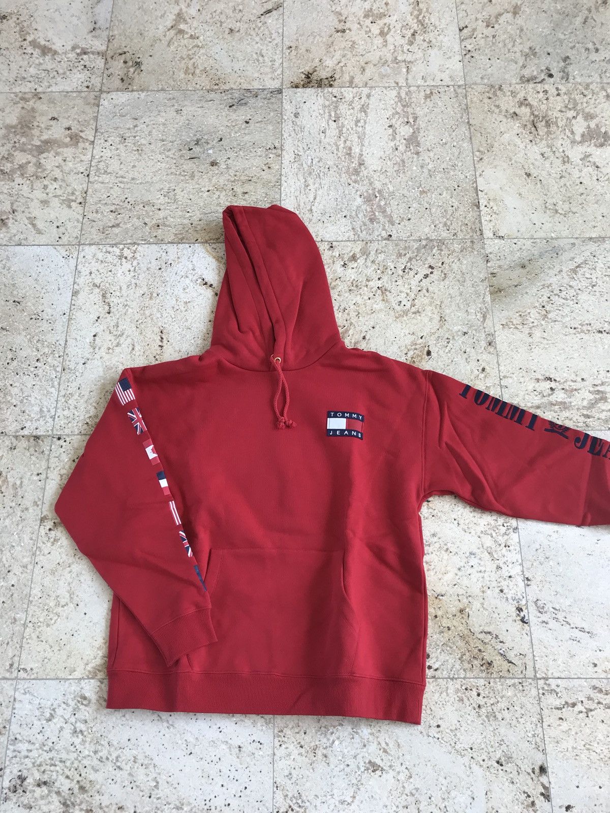 Tommy Hilfiger Flag Hoodie in Red Size US XL / EU 56 / 4 - 2 Thumbnail