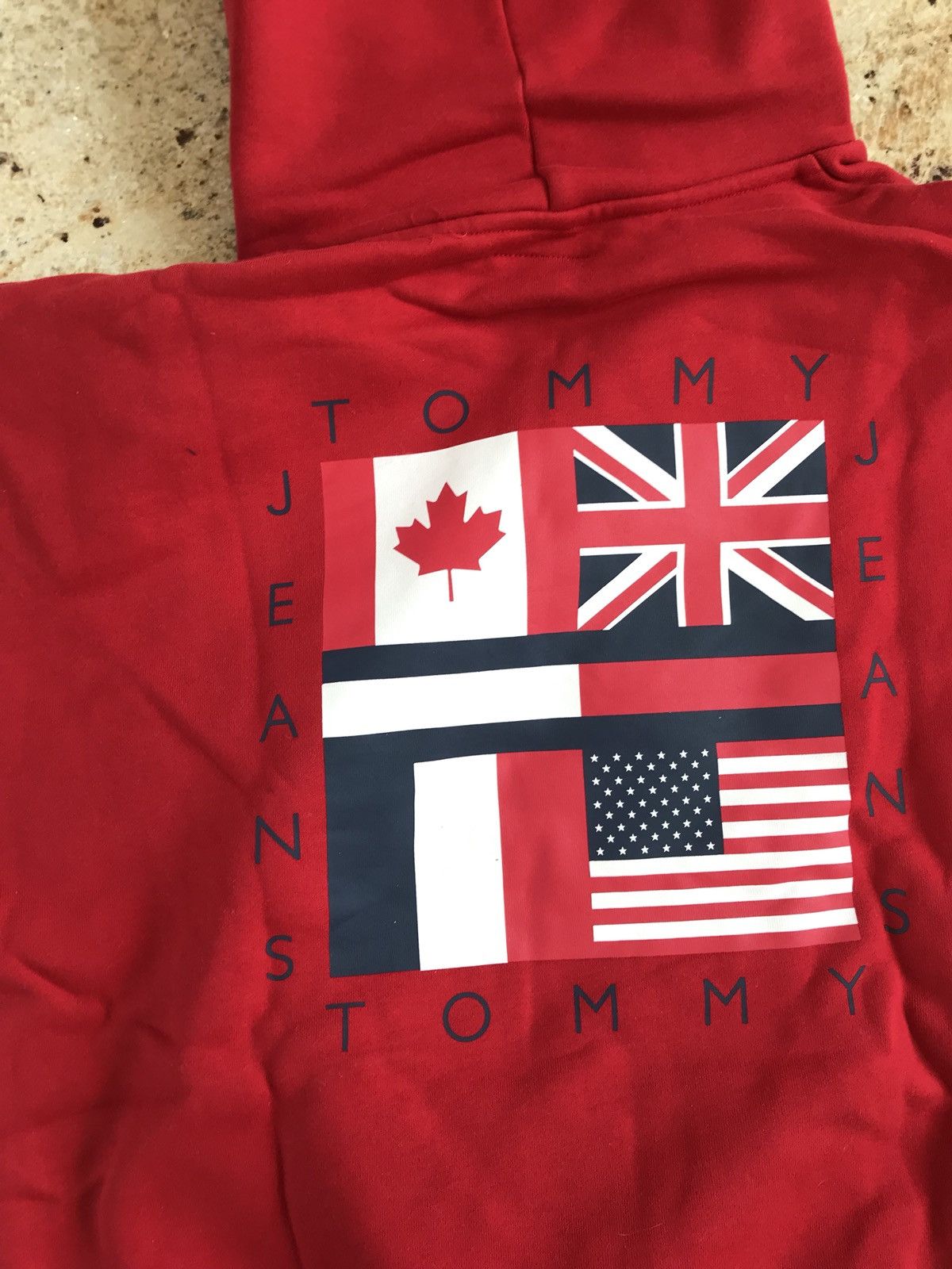 Tommy Hilfiger Flag Hoodie in Red Size US XL / EU 56 / 4 - 14 Thumbnail