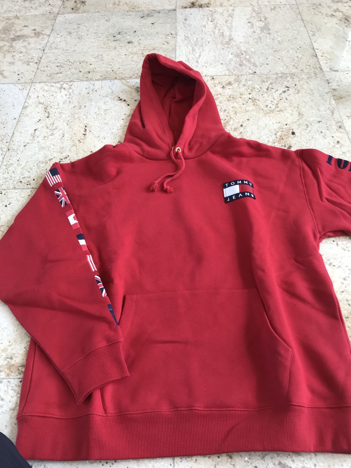 Tommy Hilfiger Flag Hoodie in Red Size US XL / EU 56 / 4 - 11 Thumbnail