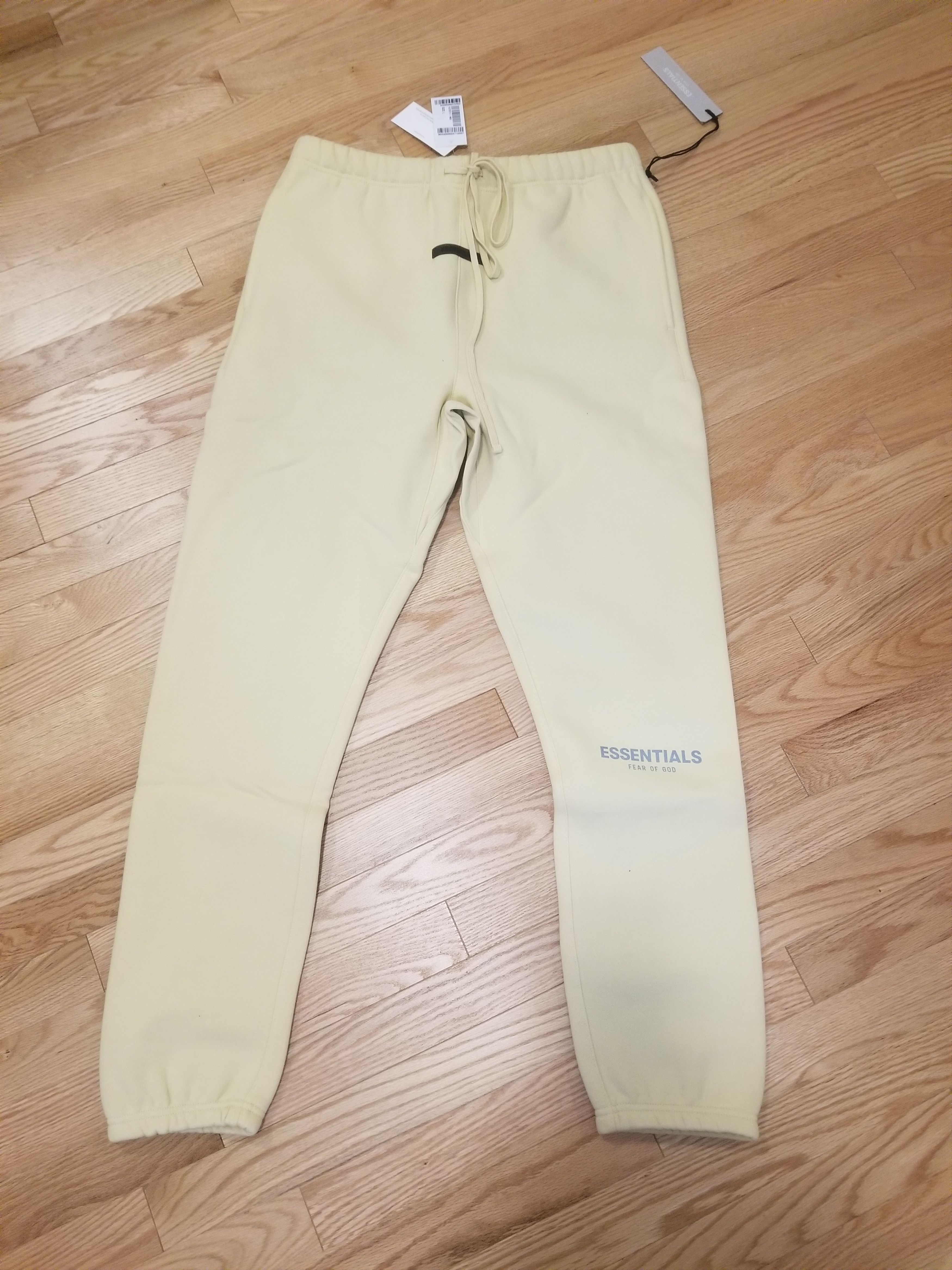 Fear of God Fear of god essentials SS22 cream sweatpants Size US 34 / EU 50 - 1 Thumbnail