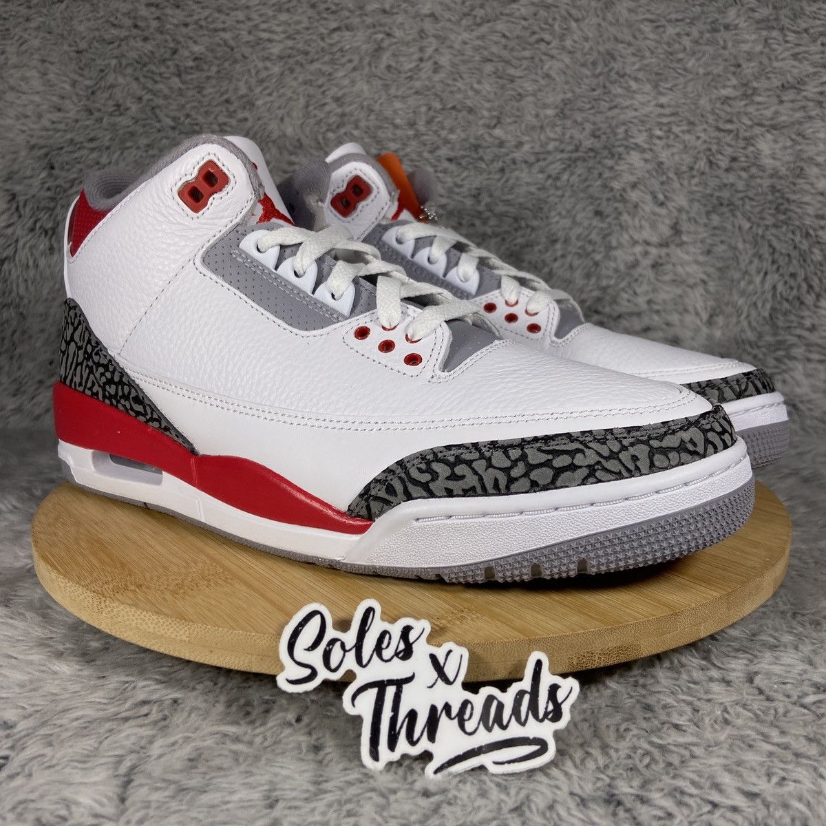 Jordan Brand Air Jordan 3 Retro 'Fire Red' (2022) Men's Sneakers Size 9.5 Size US 9.5 / EU 42-43 - 3 Thumbnail