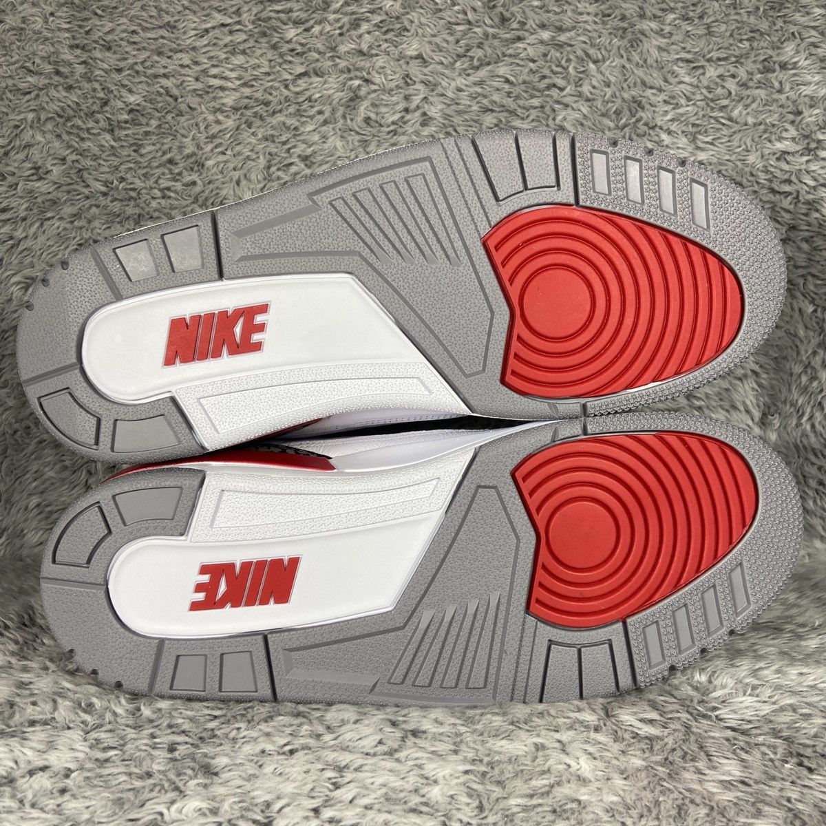 Jordan Brand Air Jordan 3 Retro 'Fire Red' (2022) Men's Sneakers Size 9.5 Size US 9.5 / EU 42-43 - 8 Thumbnail