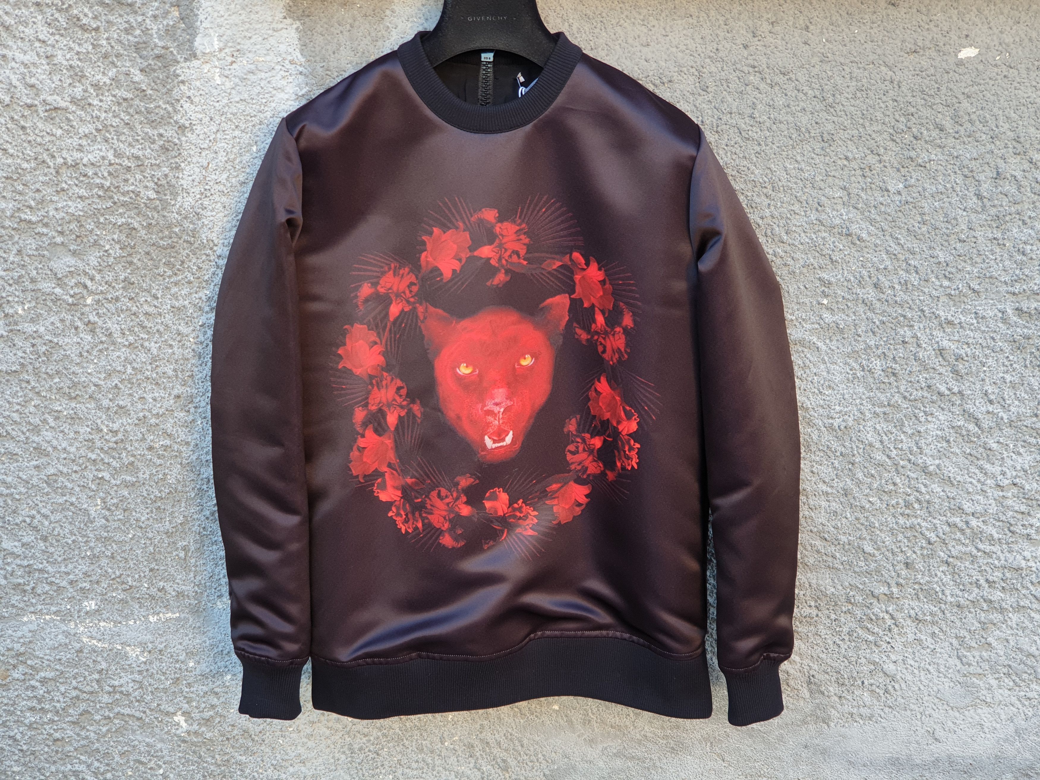 Givenchy $1350 Givenchy Black Satin Panther Floral Bambi Sweatshirt Size US S / EU 44-46 / 1 - 1 Thumbnail