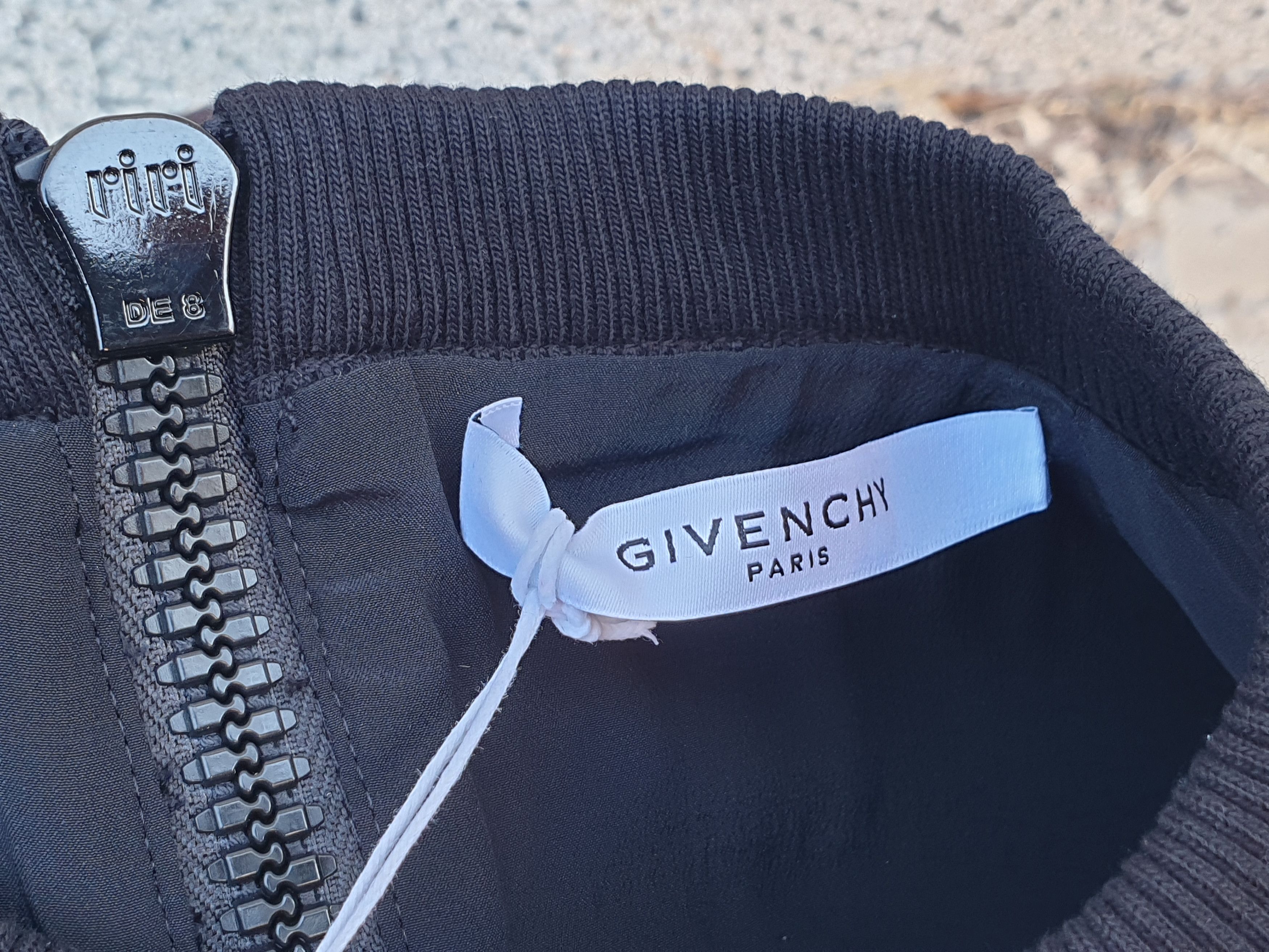 Givenchy $1350 Givenchy Black Satin Panther Floral Bambi Sweatshirt Size US S / EU 44-46 / 1 - 11 Thumbnail