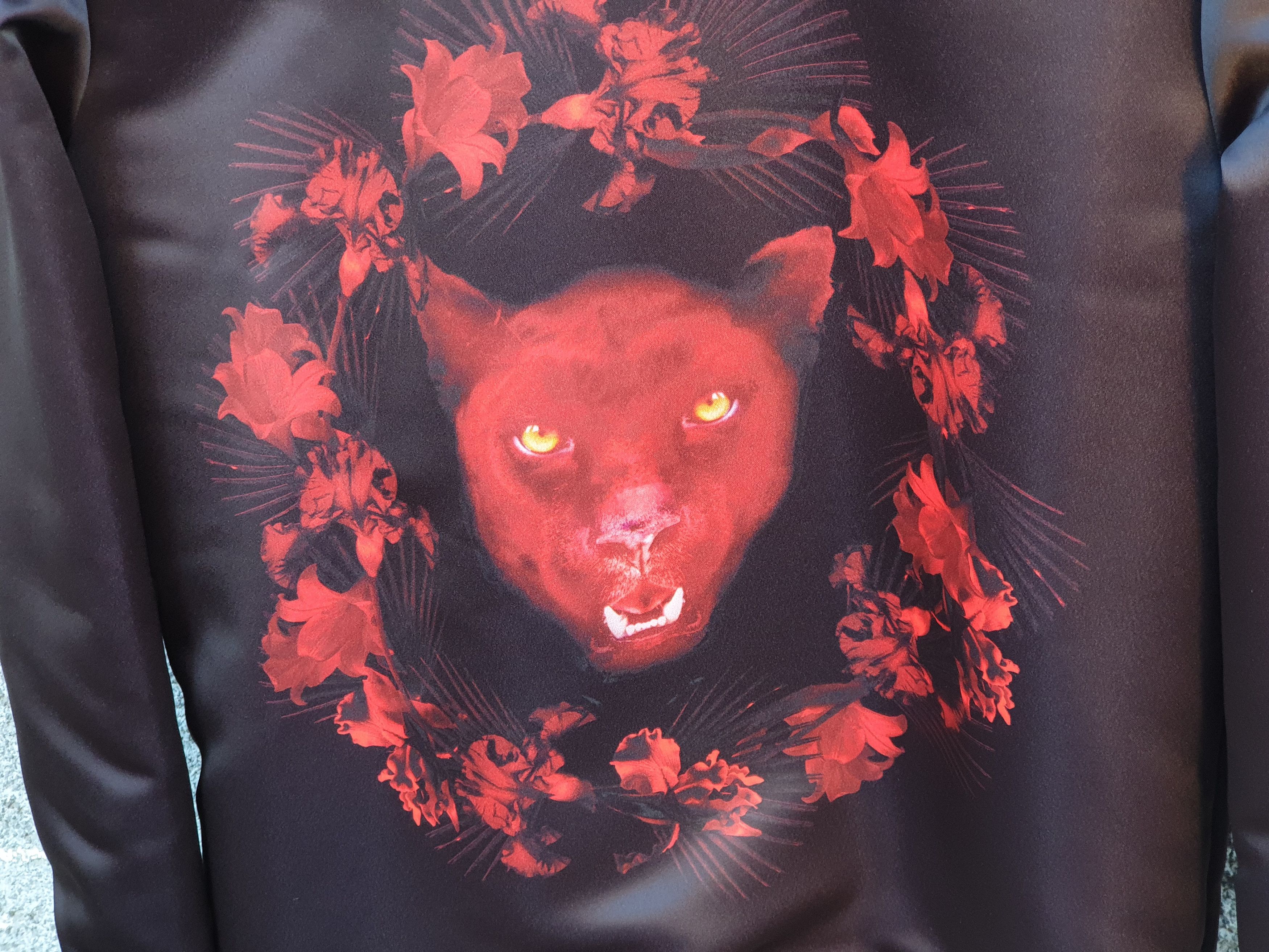 Givenchy $1350 Givenchy Black Satin Panther Floral Bambi Sweatshirt Size US S / EU 44-46 / 1 - 7 Thumbnail