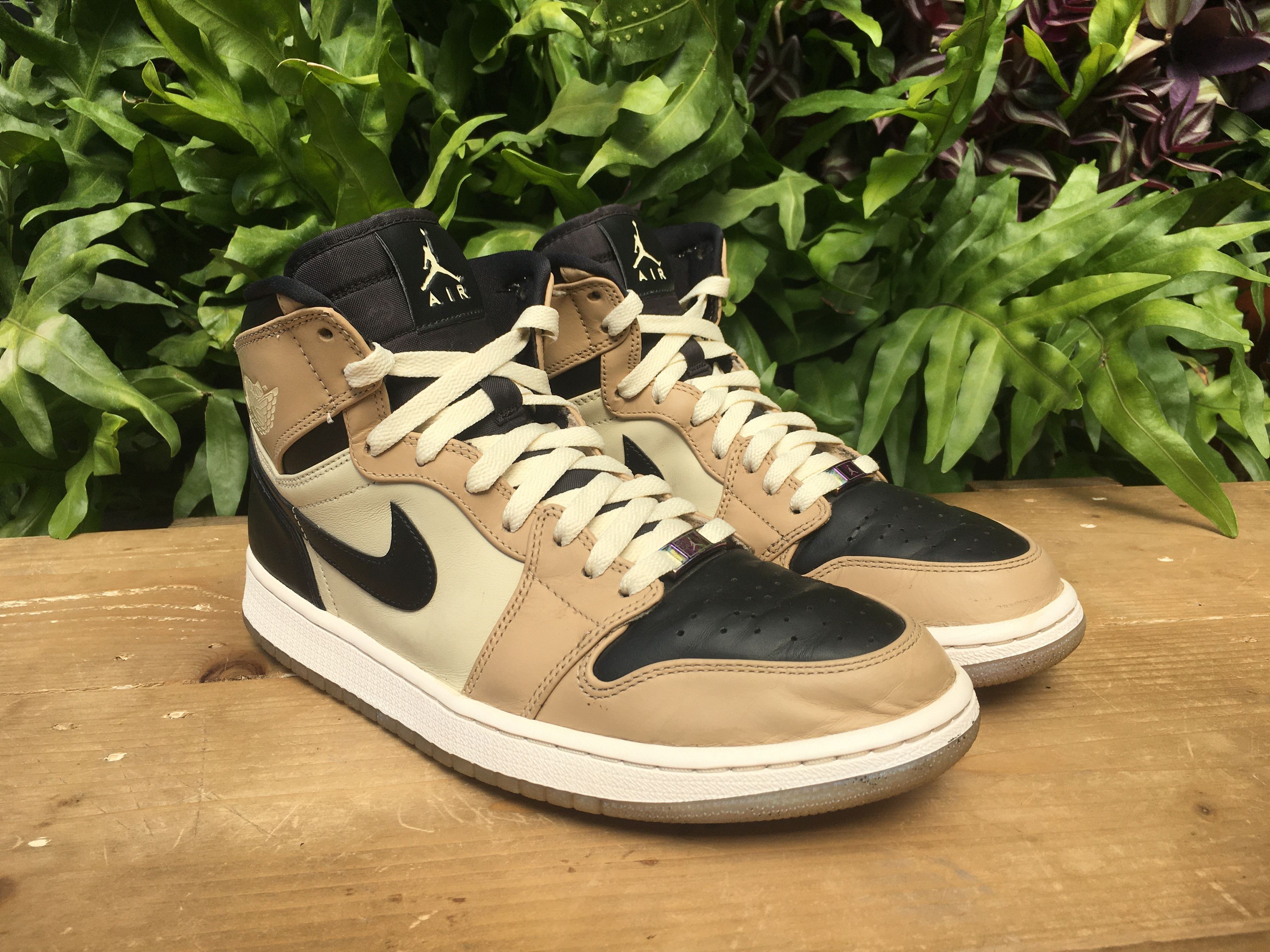 Jordan Brand × Nike 🔥 Rare Nike Air Jordan 1 Retro High Black Mushroom Size US 10 / EU 43 - 5 Thumbnail