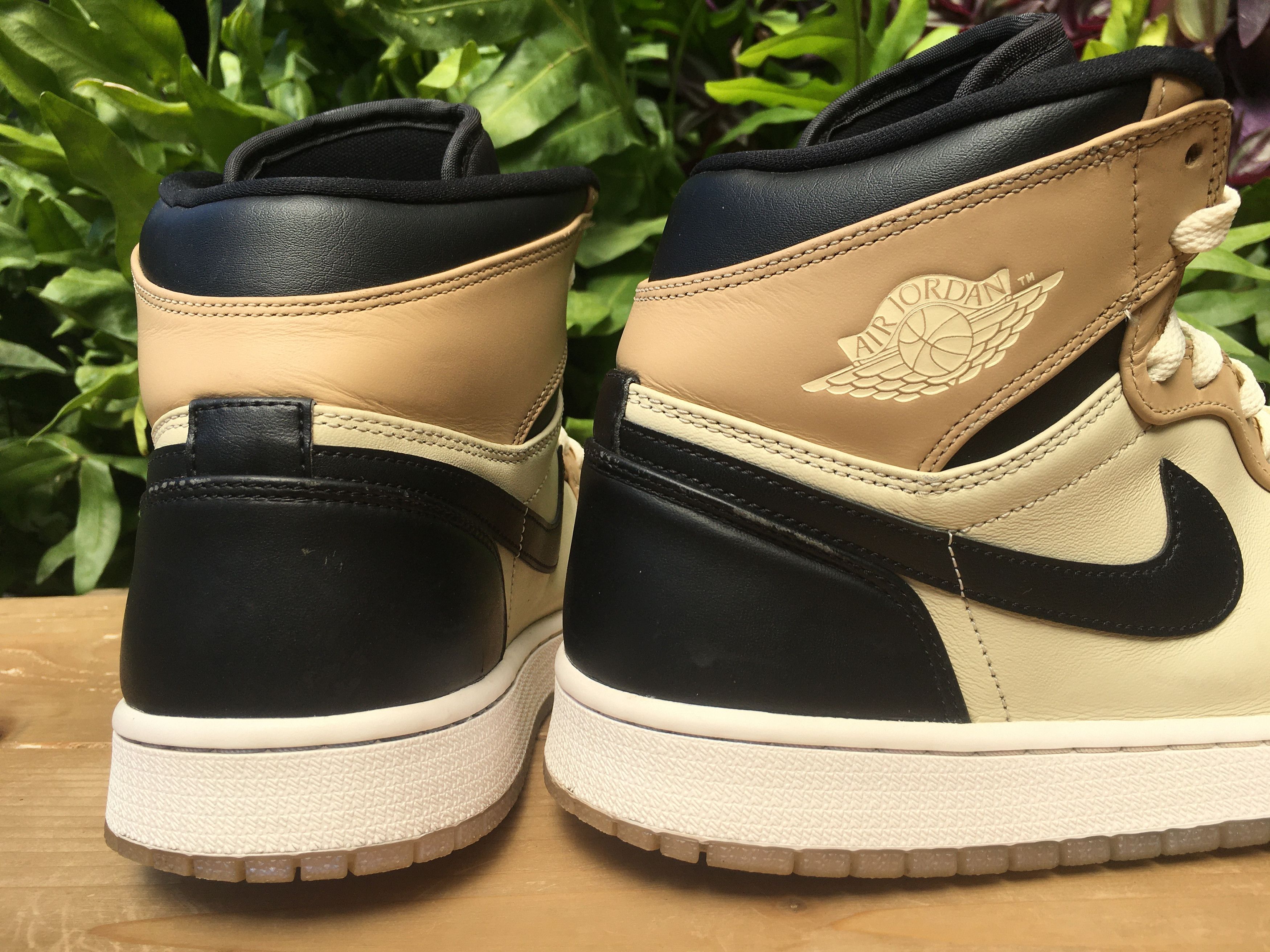 Jordan Brand × Nike 🔥 Rare Nike Air Jordan 1 Retro High Black Mushroom Size US 10 / EU 43 - 18 Thumbnail