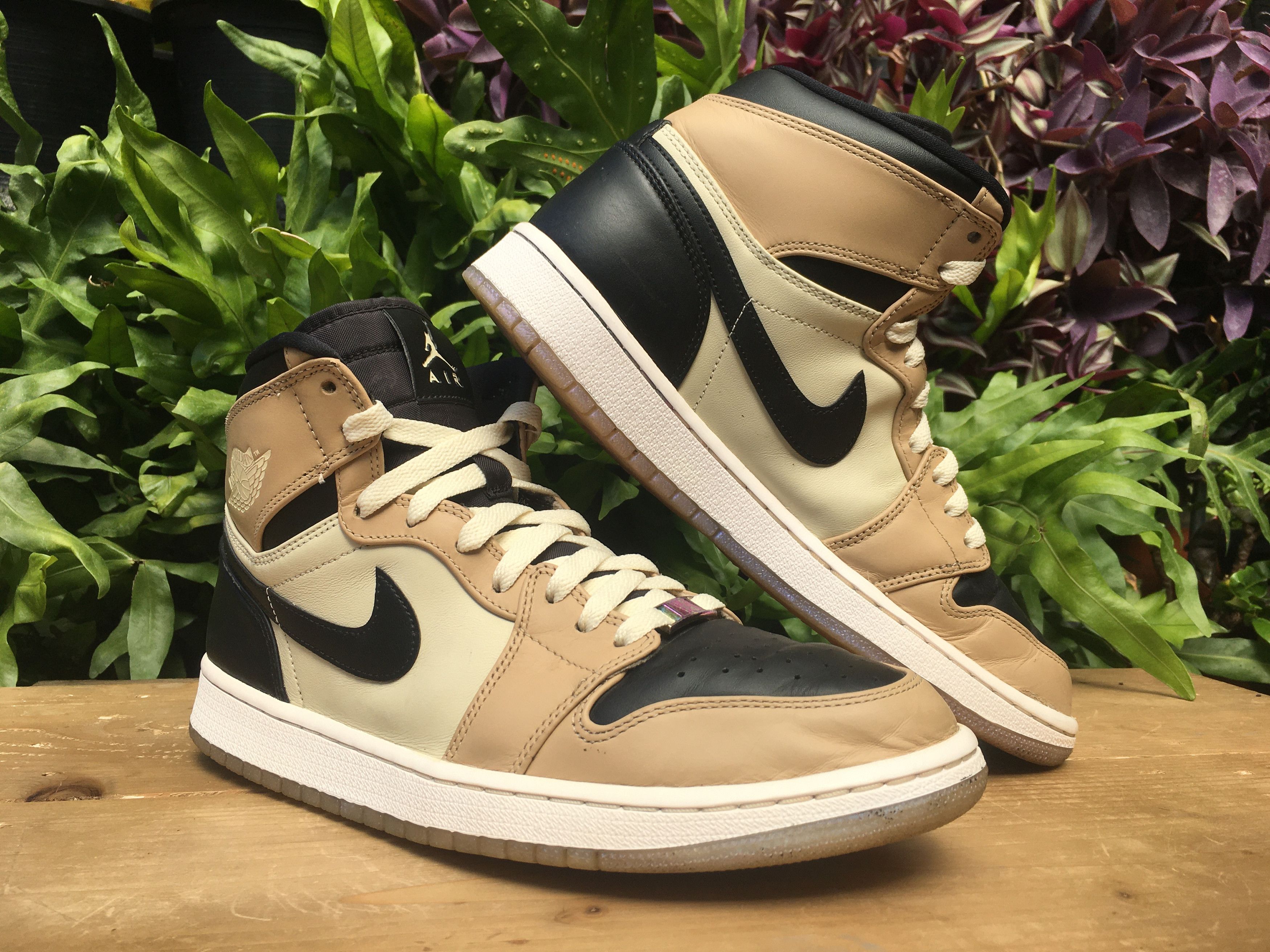 Jordan Brand × Nike 🔥 Rare Nike Air Jordan 1 Retro High Black Mushroom Size US 10 / EU 43 - 4 Thumbnail
