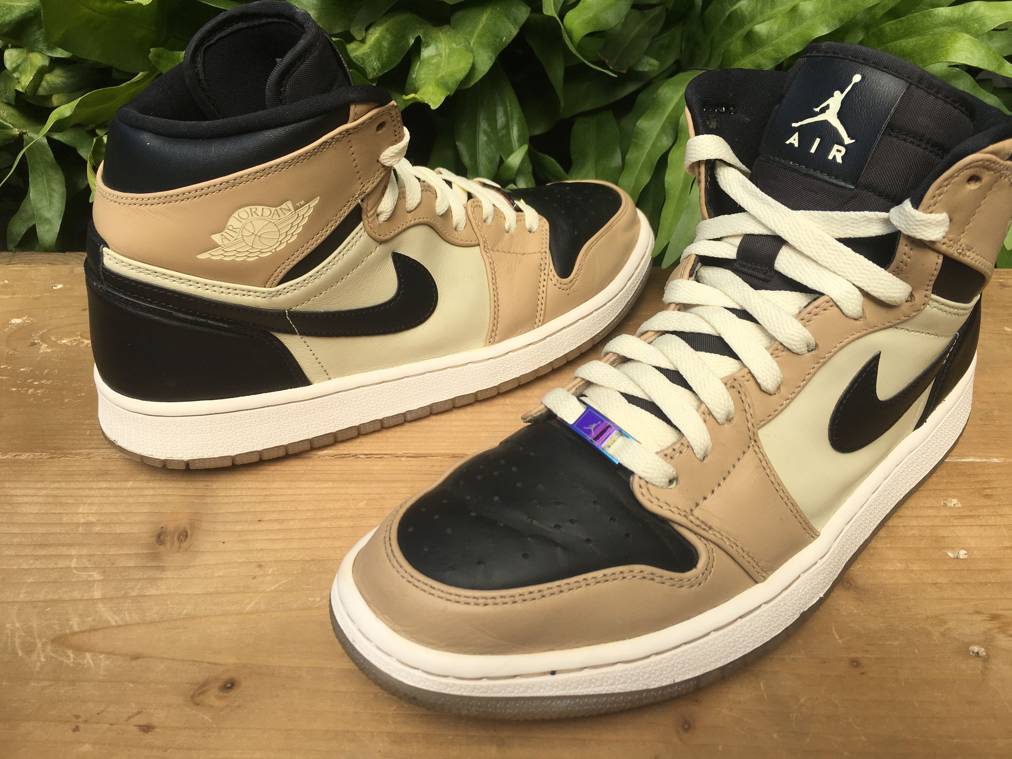 Jordan Brand × Nike 🔥 Rare Nike Air Jordan 1 Retro High Black Mushroom Size US 10 / EU 43 - 7 Thumbnail