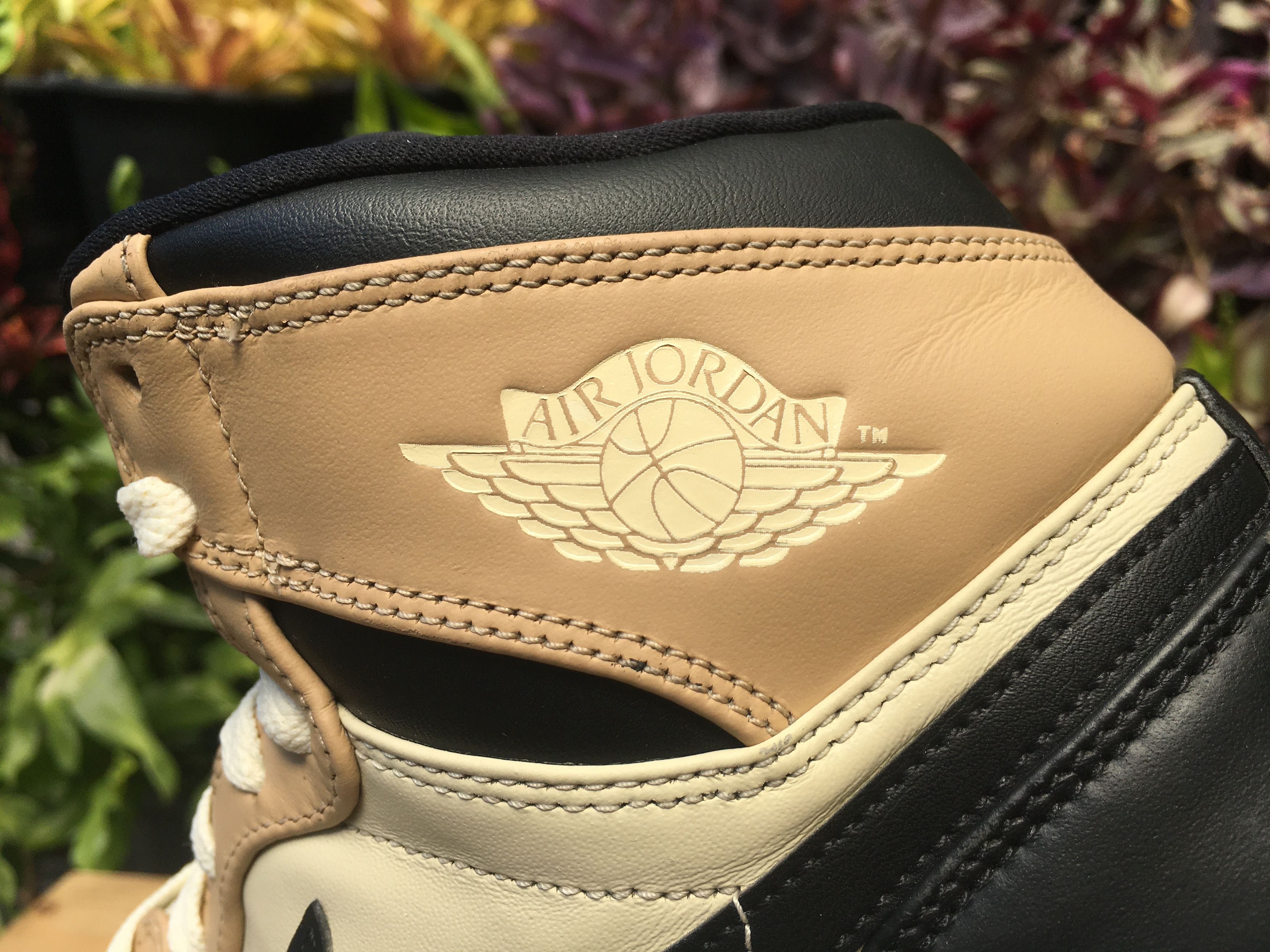 Jordan Brand × Nike 🔥 Rare Nike Air Jordan 1 Retro High Black Mushroom Size US 10 / EU 43 - 20 Thumbnail
