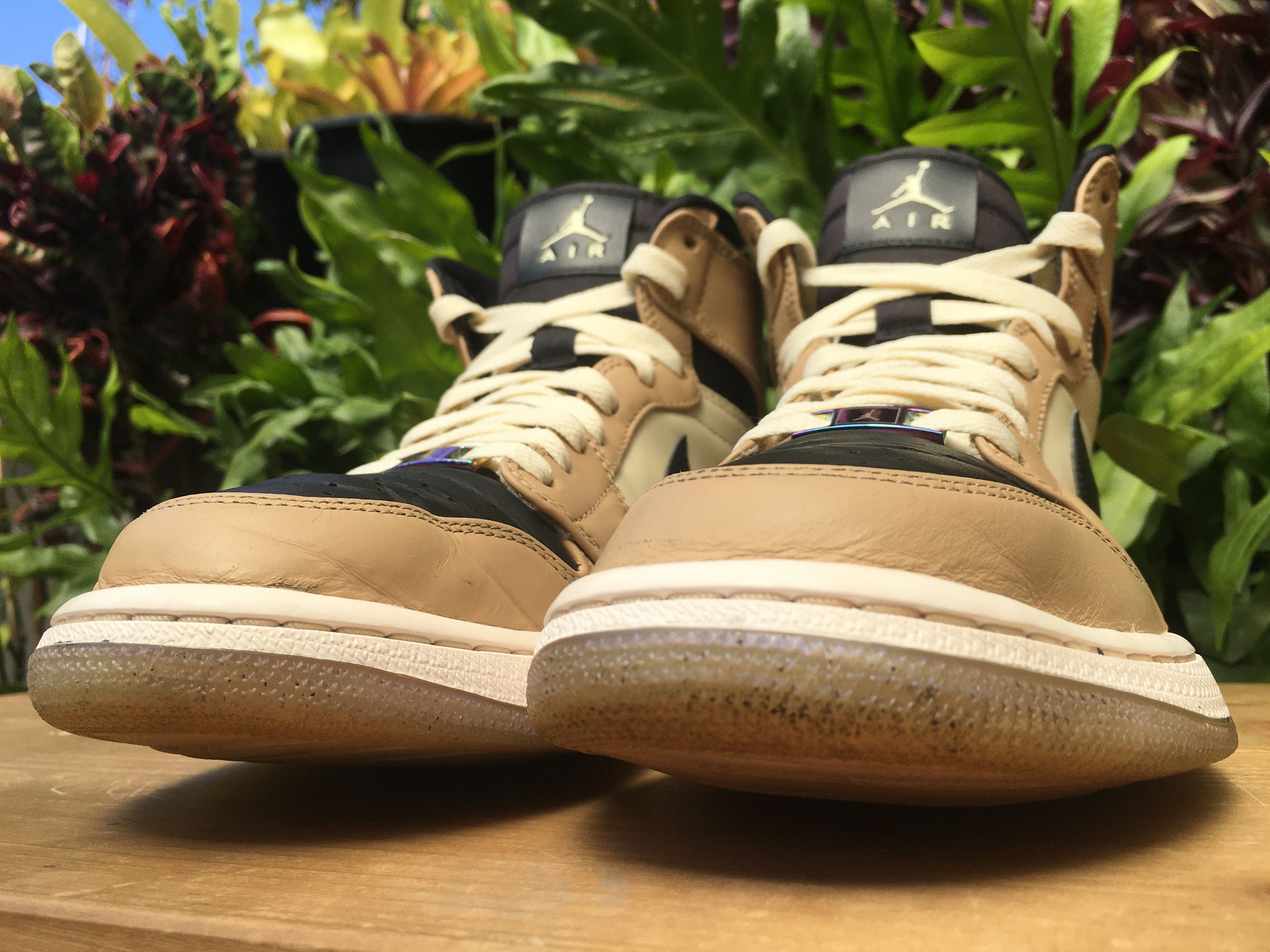 Jordan Brand × Nike 🔥 Rare Nike Air Jordan 1 Retro High Black Mushroom Size US 10 / EU 43 - 11 Thumbnail