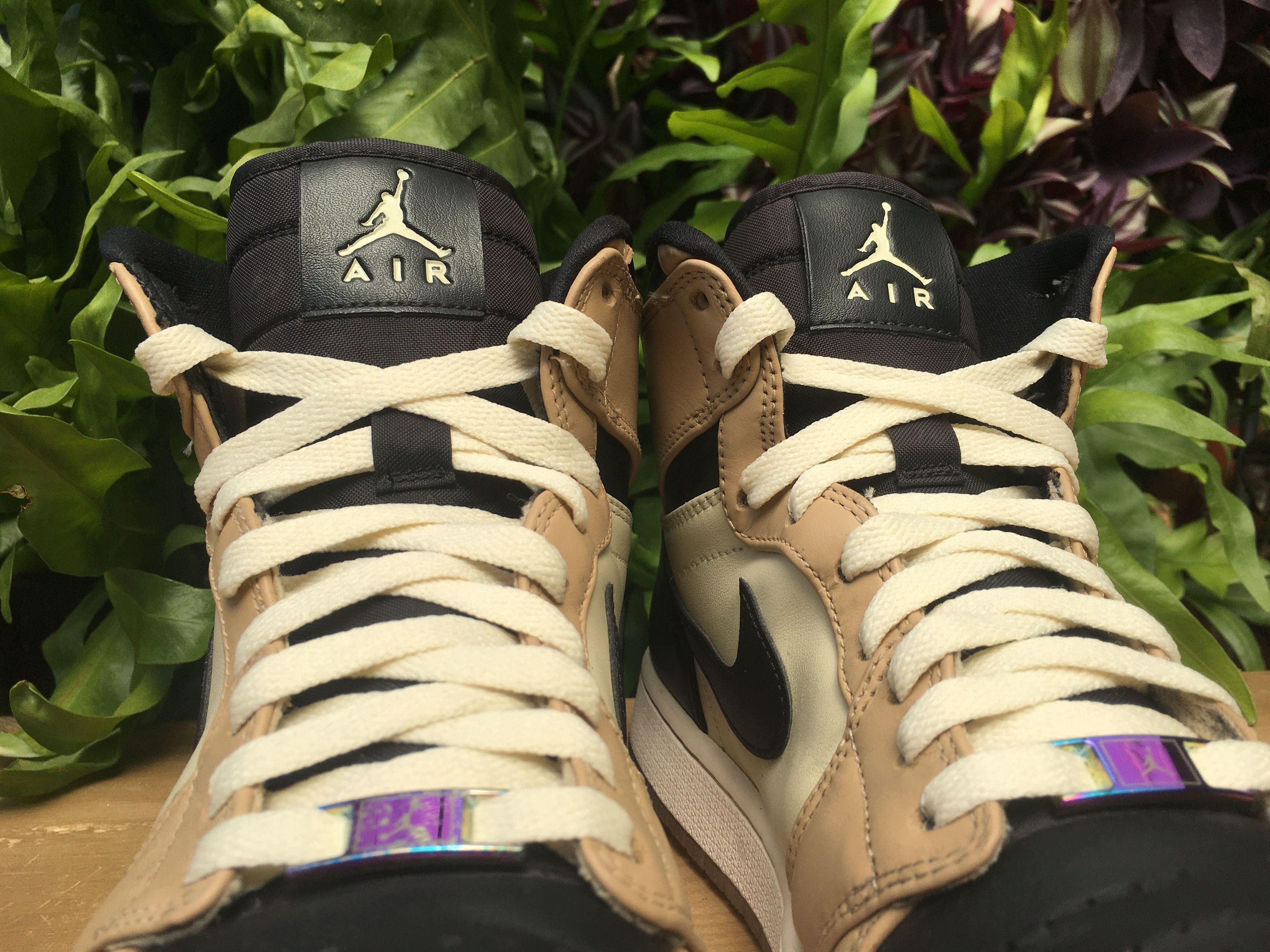 Jordan Brand × Nike 🔥 Rare Nike Air Jordan 1 Retro High Black Mushroom Size US 10 / EU 43 - 13 Thumbnail