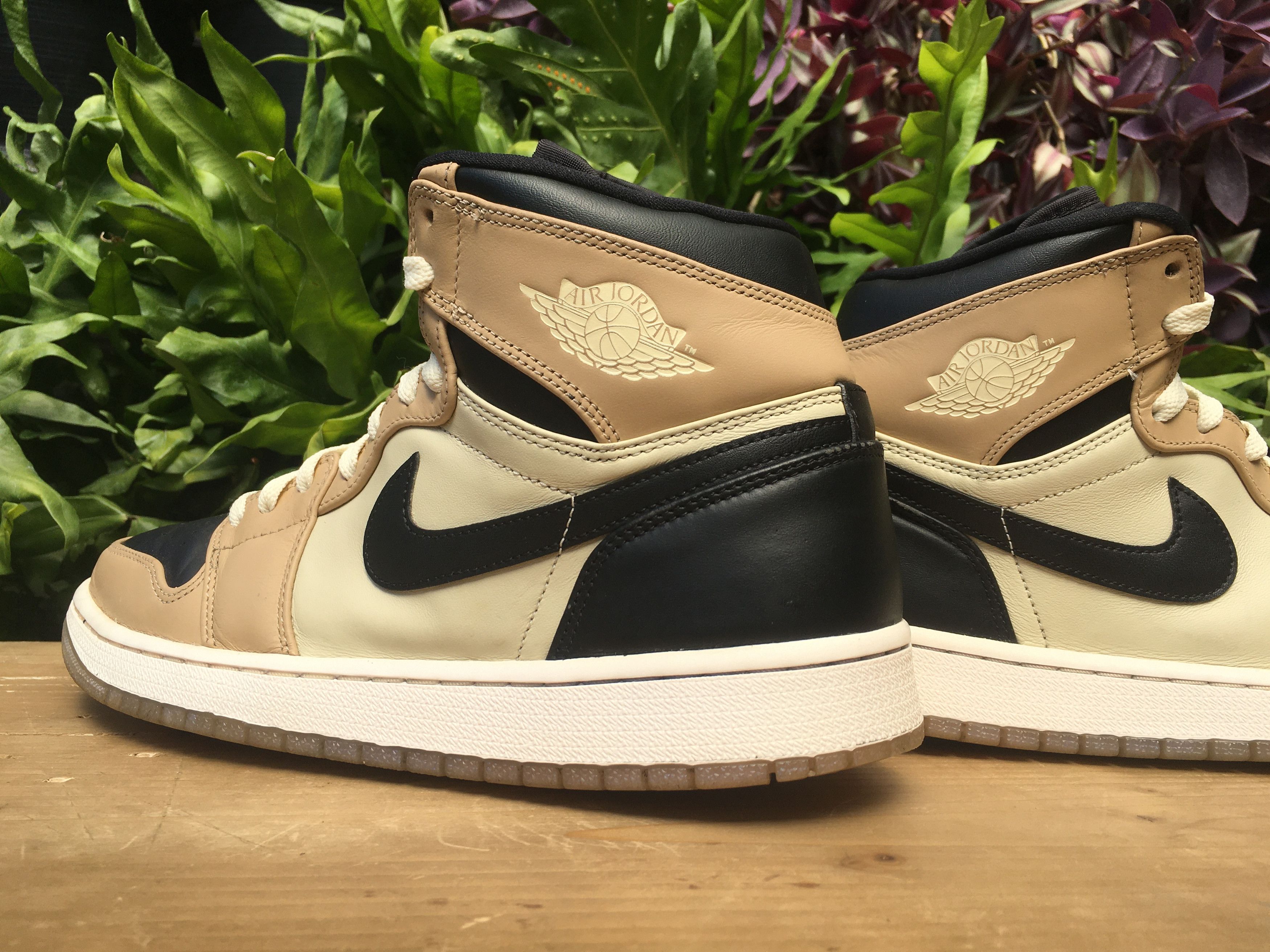 Jordan Brand × Nike 🔥 Rare Nike Air Jordan 1 Retro High Black Mushroom Size US 10 / EU 43 - 17 Thumbnail