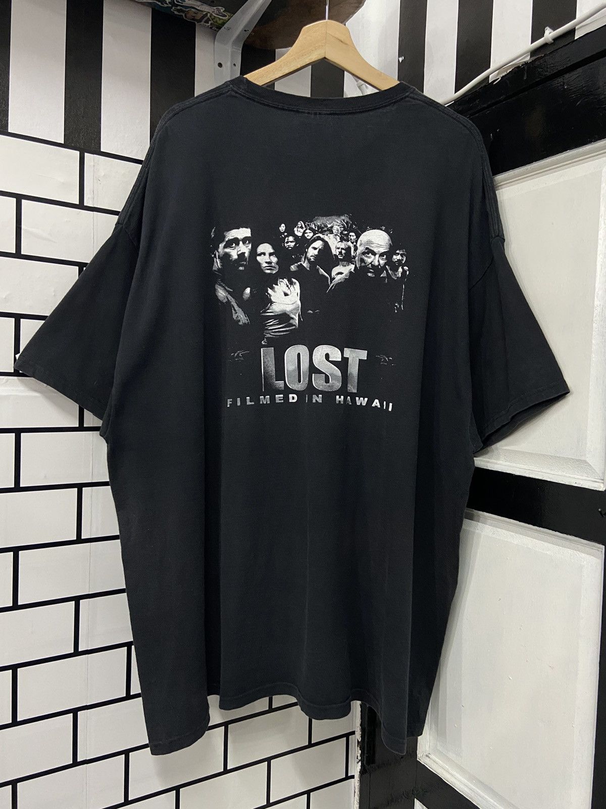 Lost Enterprises × Vintage Vintage Lost Filmed In Hawaii Season 6 Movie Sun Faded Tee Size US XXL / EU 58 / 5 - 1 Thumbnail