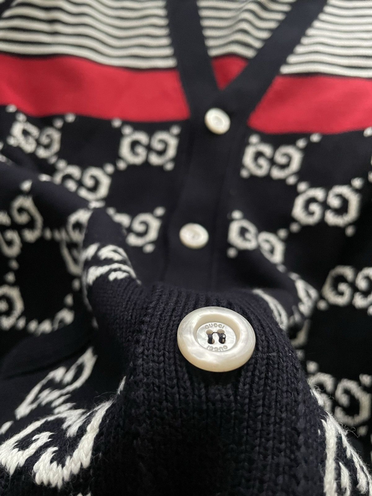 Gucci Rare Super Limited Runway Brand NEW GG Logo Cardigan Sweater Size US M / EU 48-50 / 2 - 16 Thumbnail