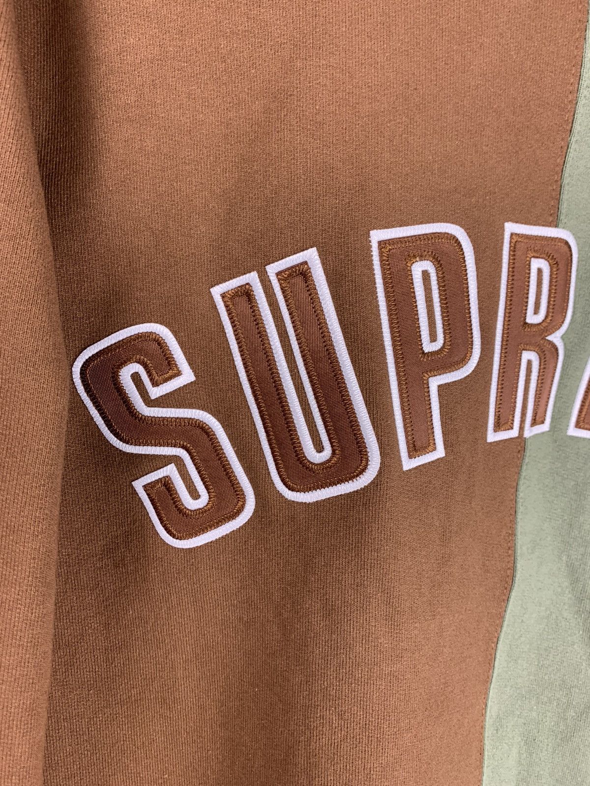 Supreme 2018 Supreme Split Crewneck Sweatshirt Olive Brown Medium Size US M / EU 48-50 / 2 - 2 Thumbnail