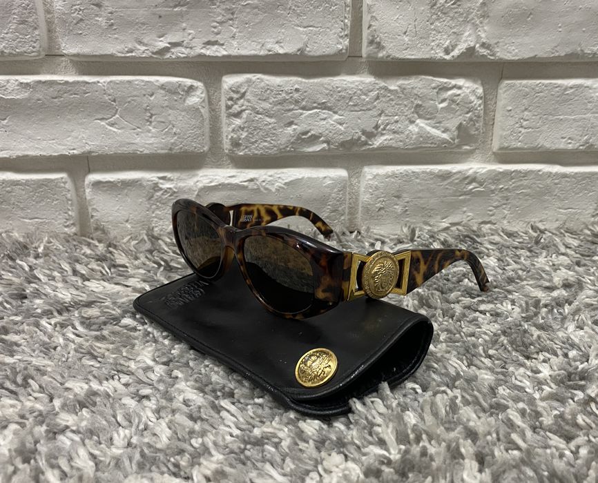 Vintage 90s Gianni Versace Gold Medusa Sunglasses Mod 424 Col 869 