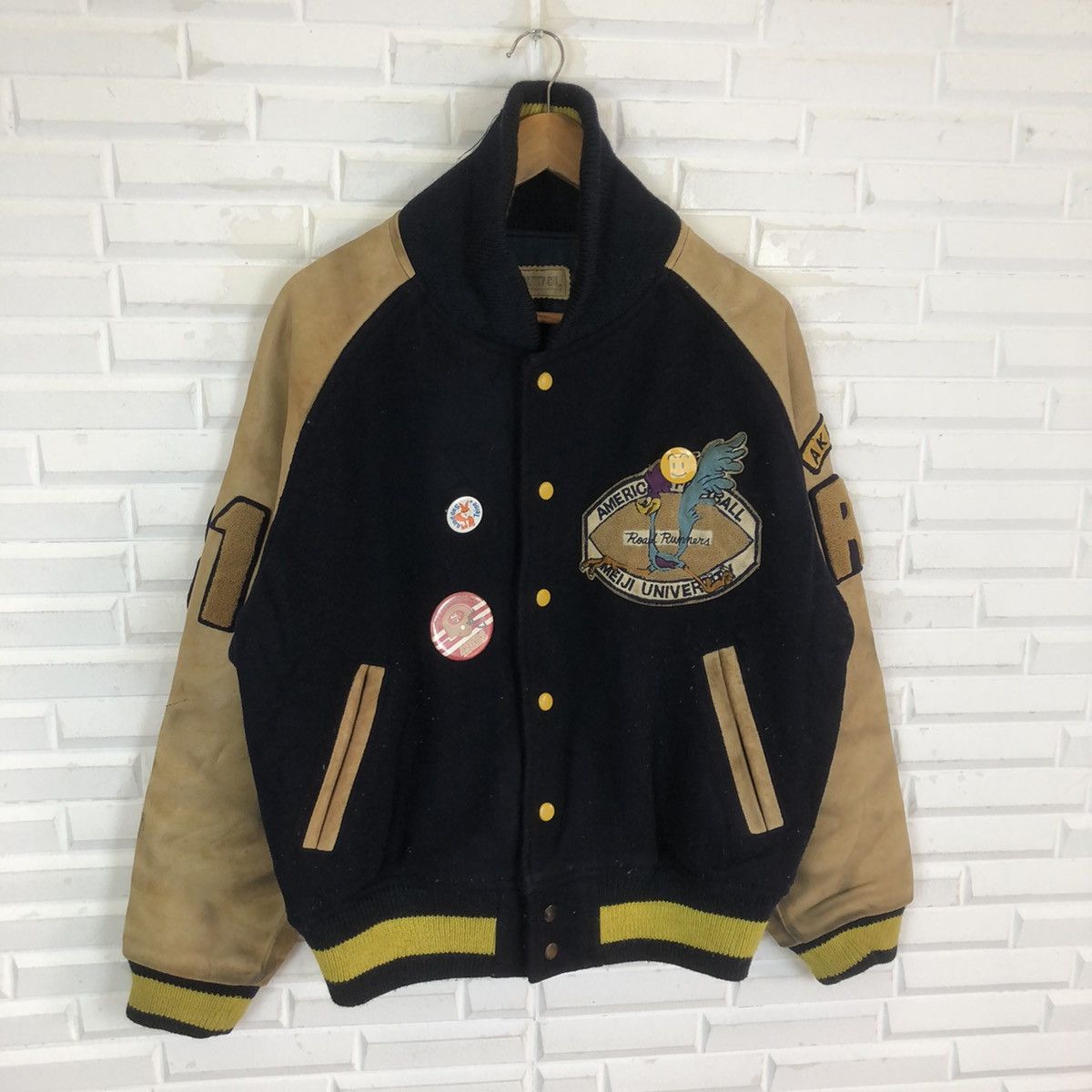 Cartoon Network × Vintage AKIHITO RB ROAD RUNNER VARSITY JACKET Size US M / EU 48-50 / 2 - 4 Thumbnail