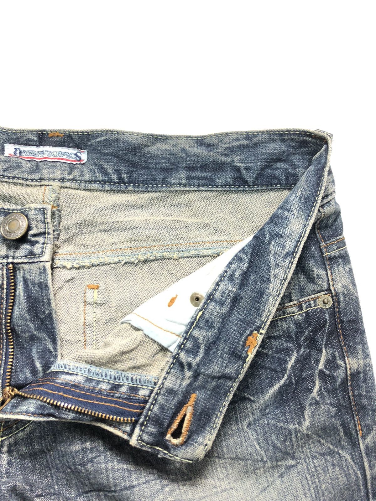 Japanese Brand VINTAGE DAILY TOPICS BLUE WASH DISTRESSED DENIM Size US 33 - 5 Thumbnail