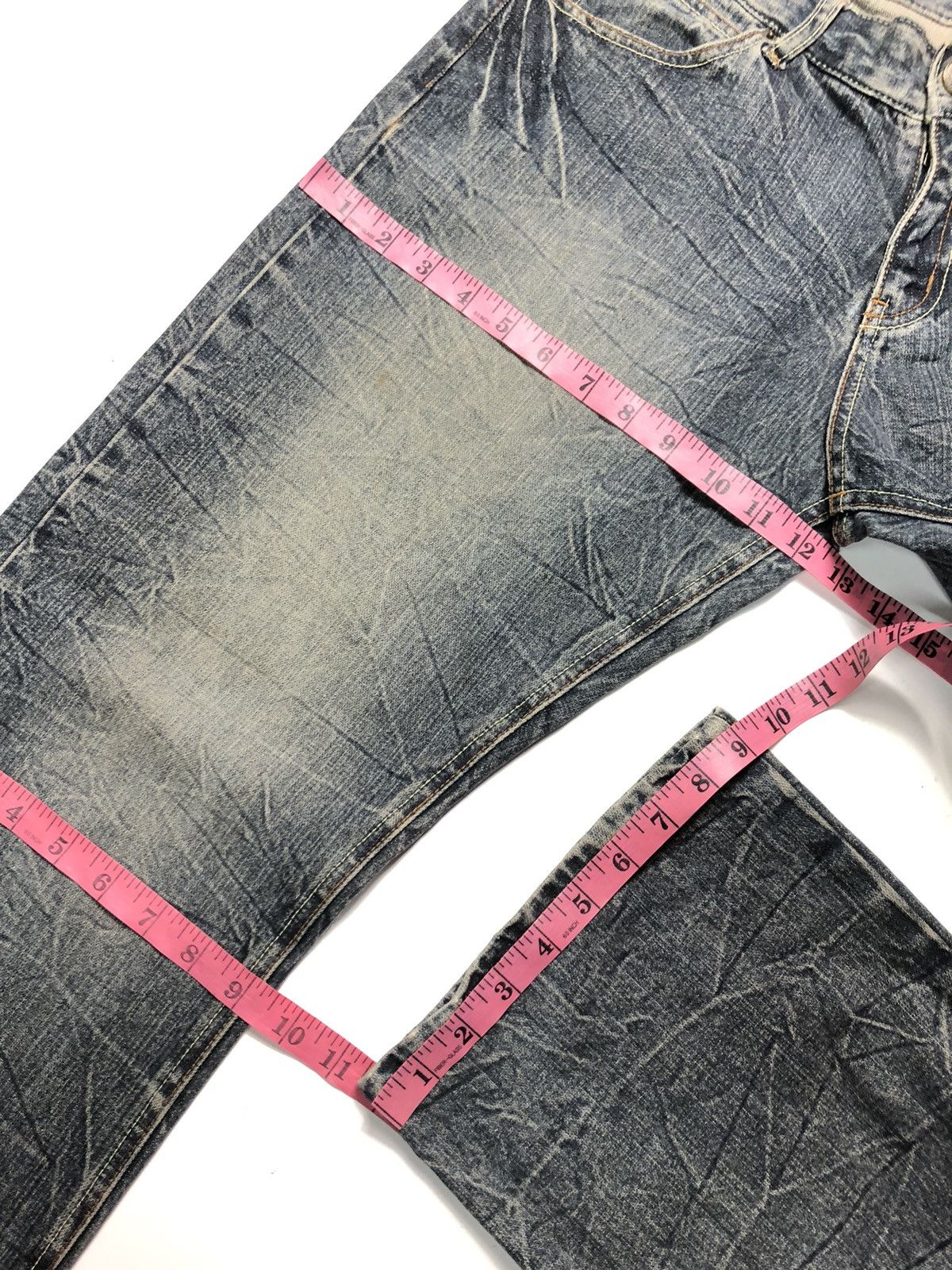 Japanese Brand VINTAGE DAILY TOPICS BLUE WASH DISTRESSED DENIM Size US 33 - 15 Thumbnail