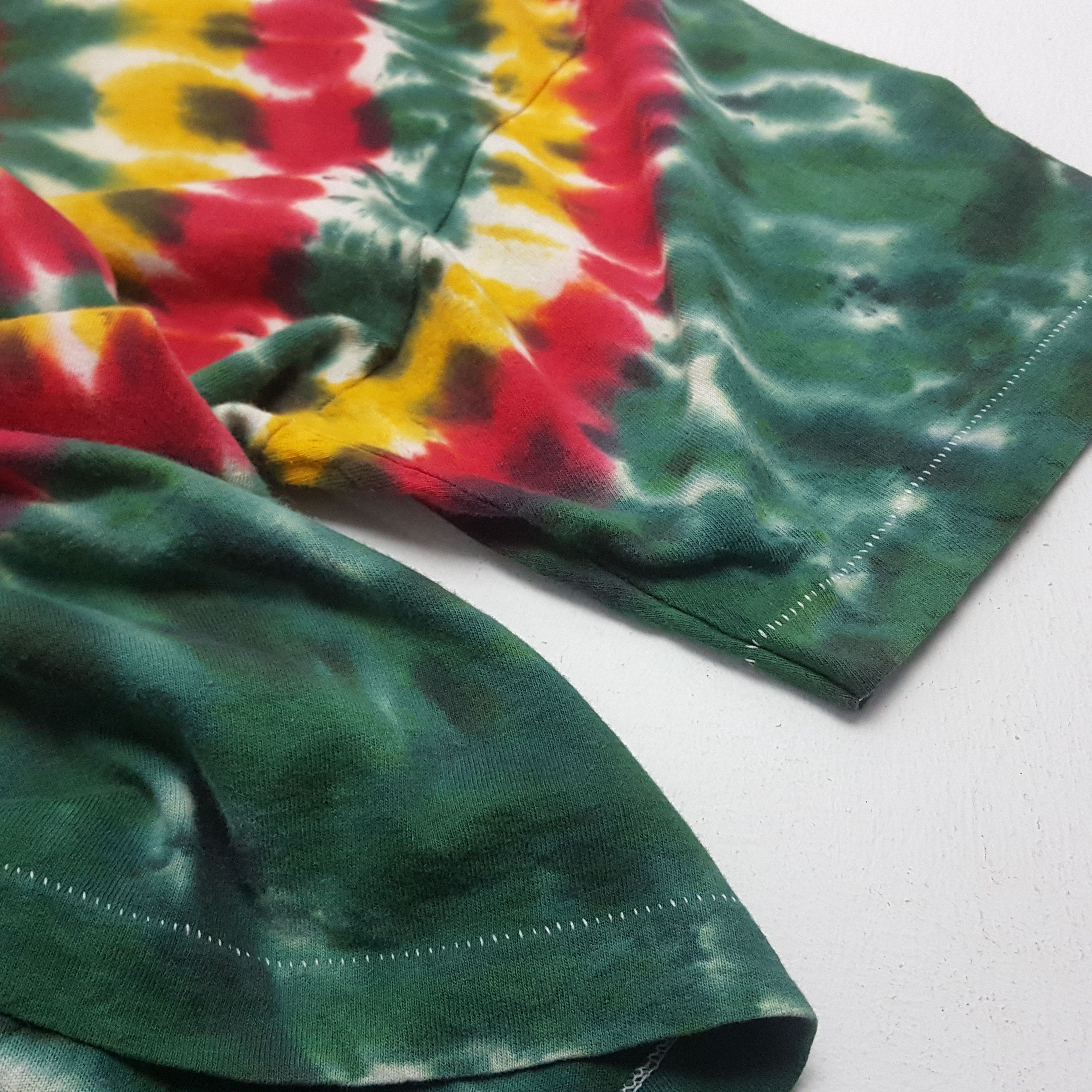 Grateful Dead × Vintage Vintage 90's Grateful Dead Tie Dye Skulls Design t-shirt Size US XL / EU 56 / 4 - 5 Thumbnail