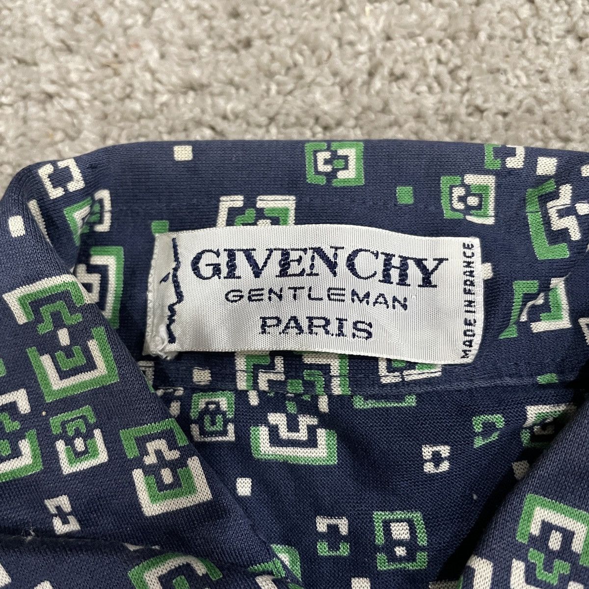 Designer × Givenchy × Vintage Givenchy vintage shirt Size US M / EU 48-50 / 2 - 6 Thumbnail