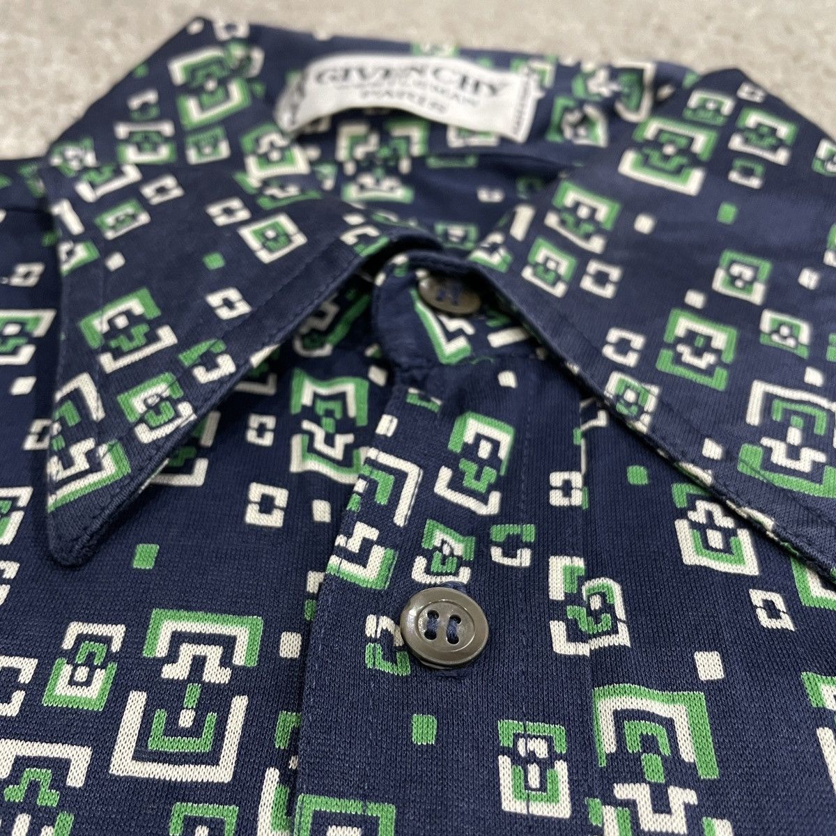 Designer × Givenchy × Vintage Givenchy vintage shirt Size US M / EU 48-50 / 2 - 4 Thumbnail