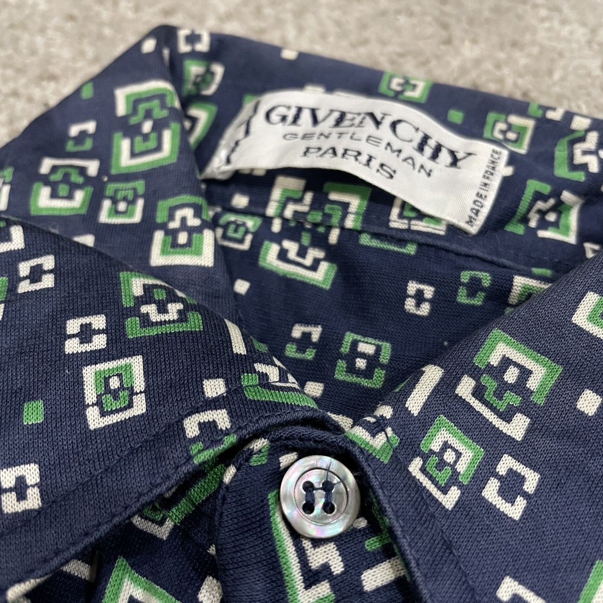 Designer × Givenchy × Vintage Givenchy vintage shirt Size US M / EU 48-50 / 2 - 5 Thumbnail
