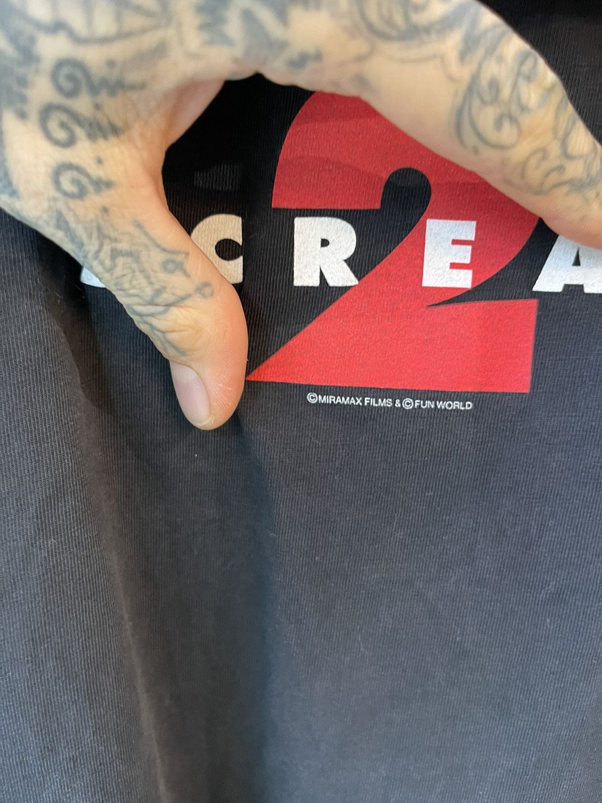 Vintage Vintage OG Authentic GHOST FACE SCREAM 2 Movie Shirt Size US XL / EU 56 / 4 - 4 Thumbnail