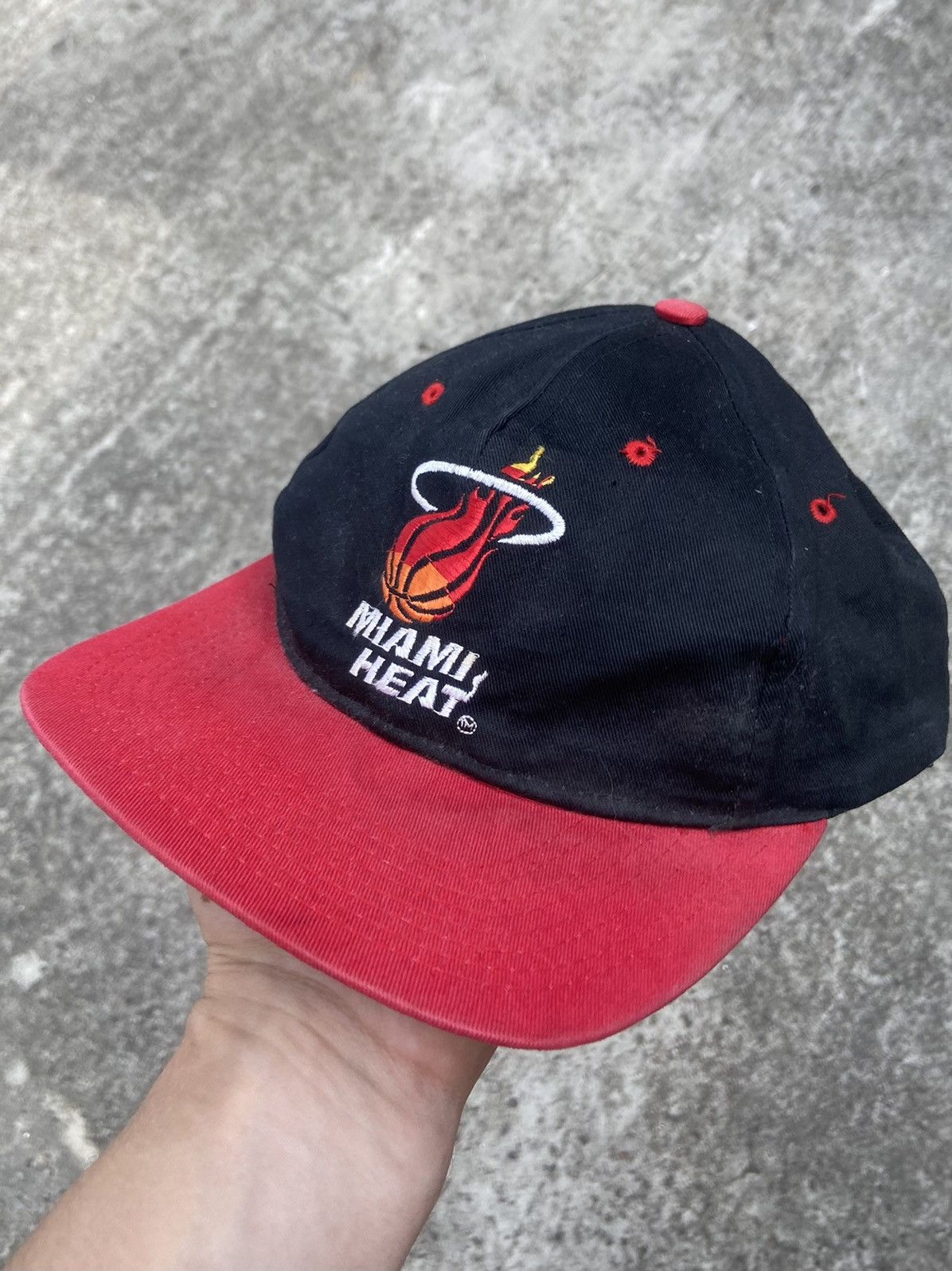 NBA × Vintage Vintage Miami Heat cap NBA Streetwear rare casual fan logo Size ONE SIZE - 1 Thumbnail