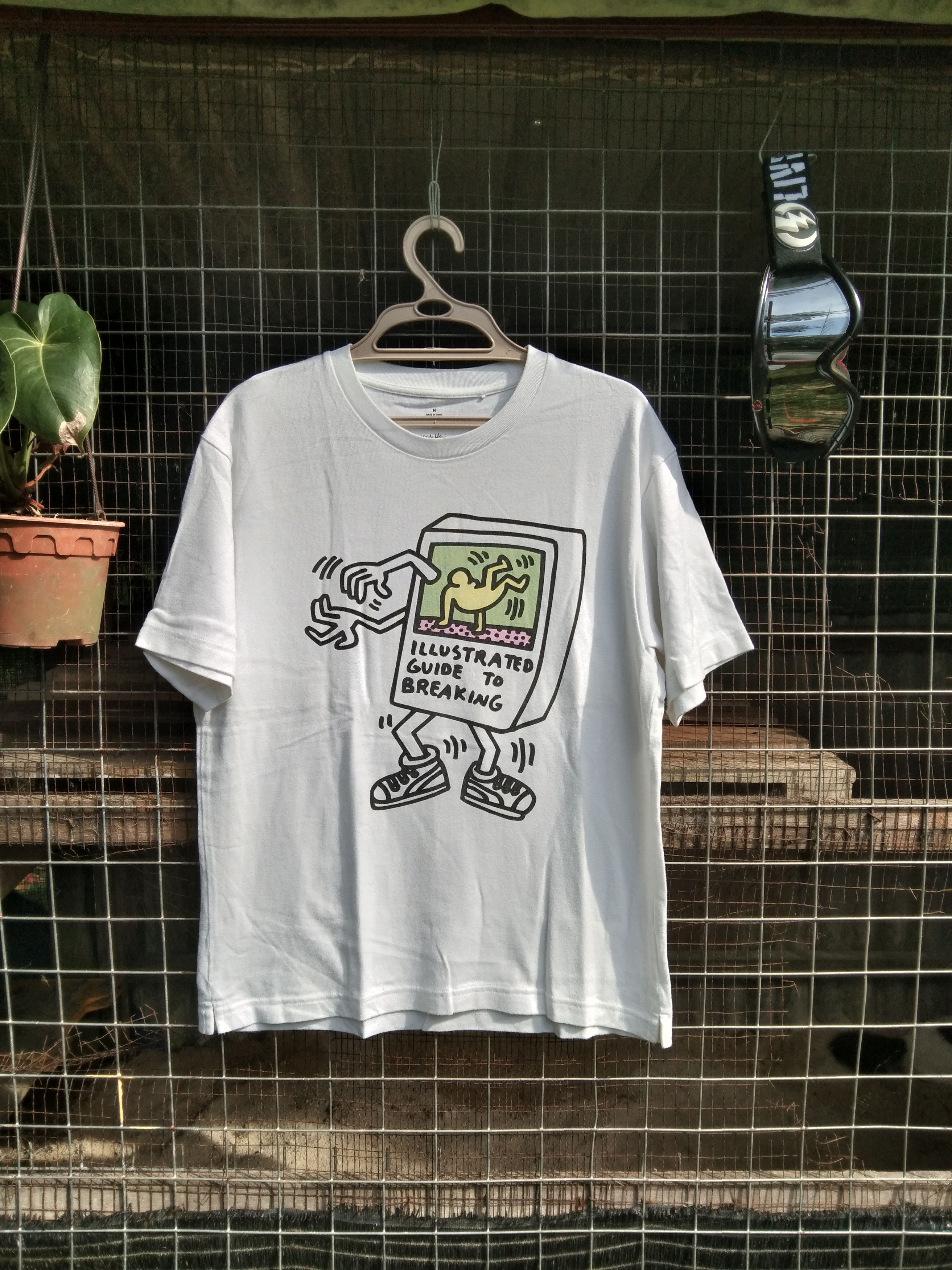Keith Haring × Uniqlo KEITH HARING x UNIQLO PRINTED T-SHIRT Size US M / EU 48-50 / 2 - 2 Thumbnail