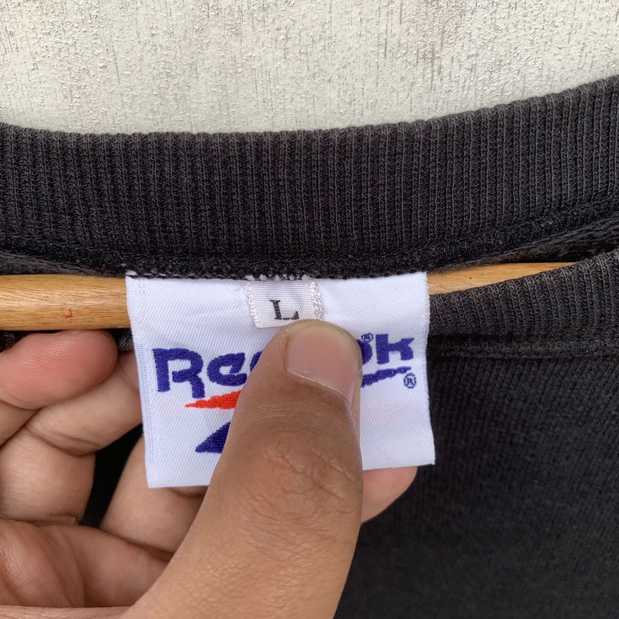Reebok Vintage 90S Reebok Usa Crewneck Sweatshirt Size US L / EU 52-54 / 3 - 3 Thumbnail