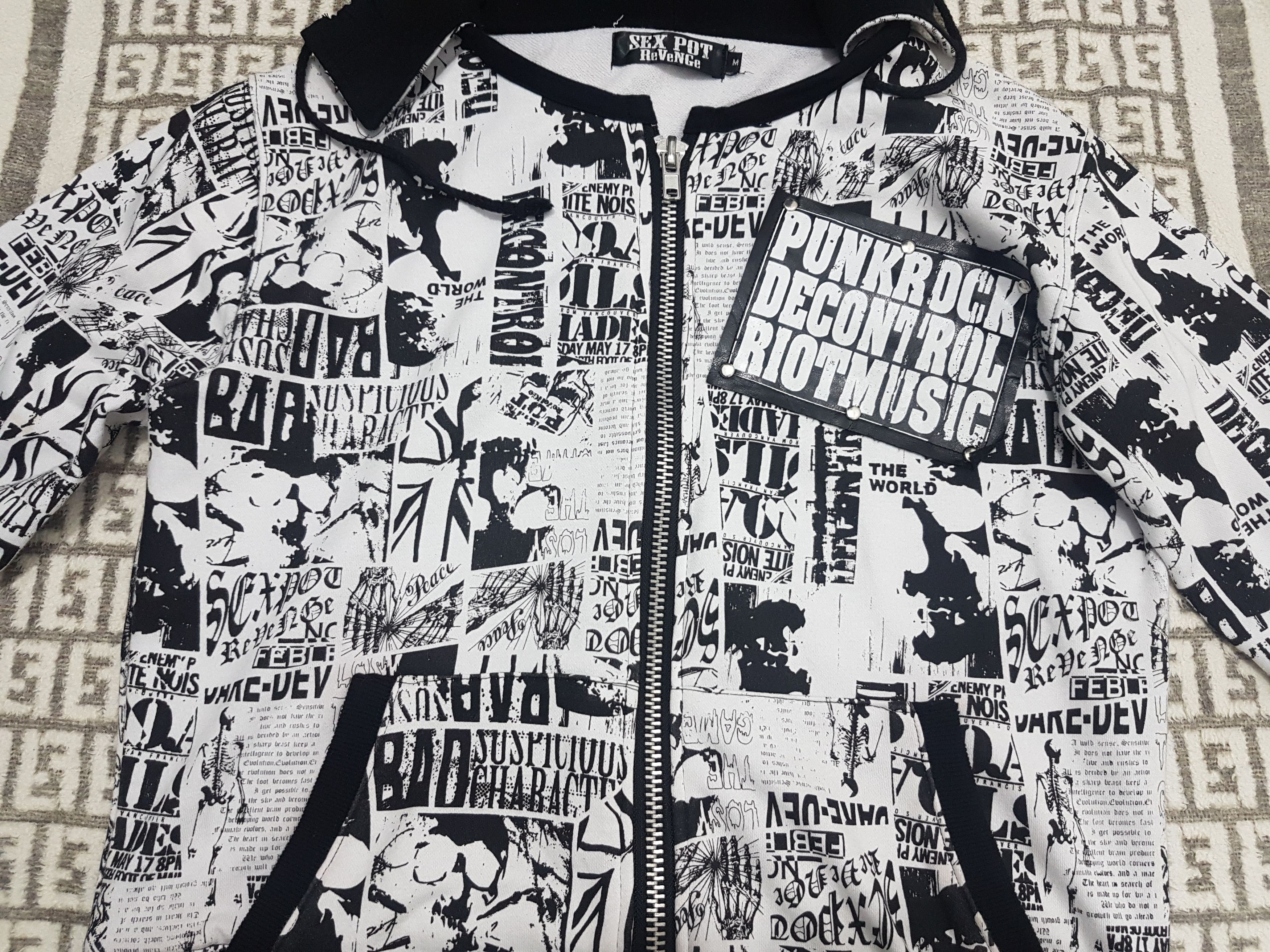 Japanese Brand Fit S to M, Sex Pot Revenge Magazine Pattern Zip Hoodie Size US M / EU 48-50 / 2 - 9 Thumbnail