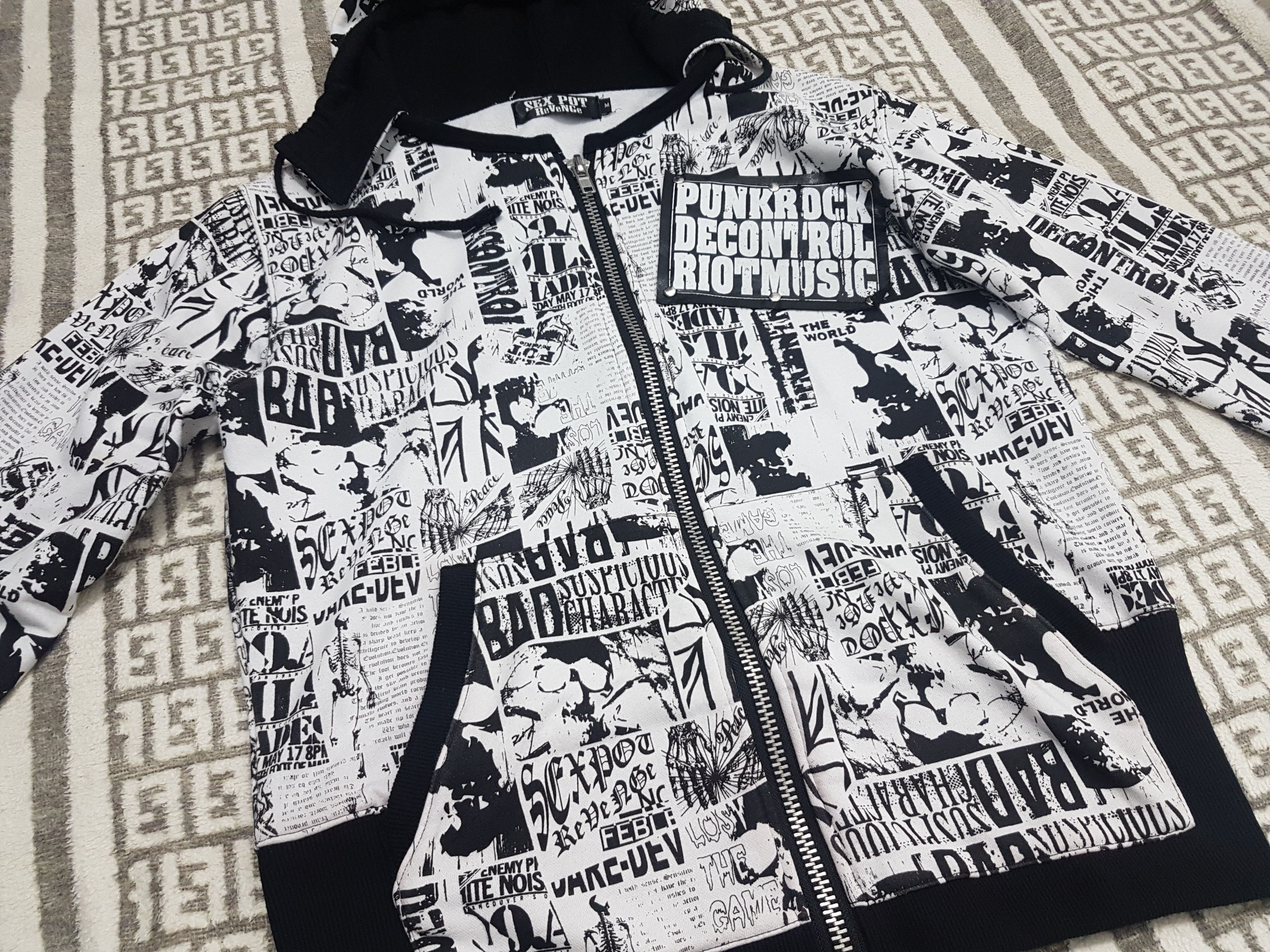 Japanese Brand Fit S to M, Sex Pot Revenge Magazine Pattern Zip Hoodie Size US M / EU 48-50 / 2 - 10 Thumbnail