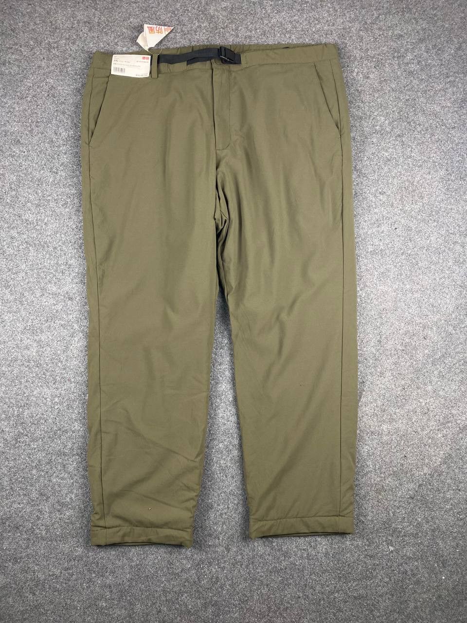 image of Uniqlo s Track Pants Nice Design in Army Green, Men's (Size 41)