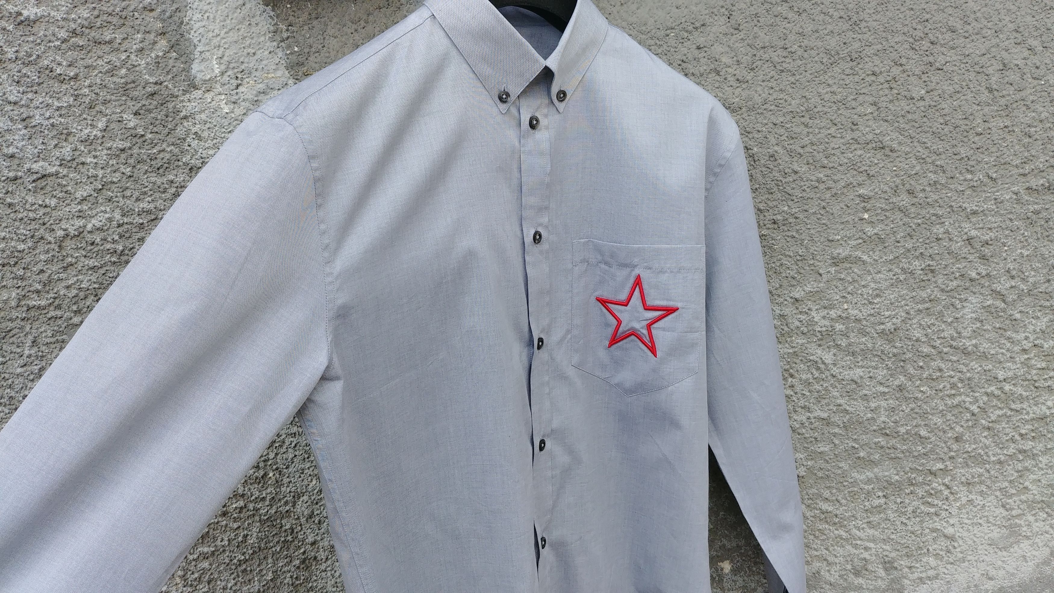 Givenchy $535 Givenchy Star Embroidered Rottweiler Shark Men's Shirt Size US M / EU 48-50 / 2 - 7 Thumbnail