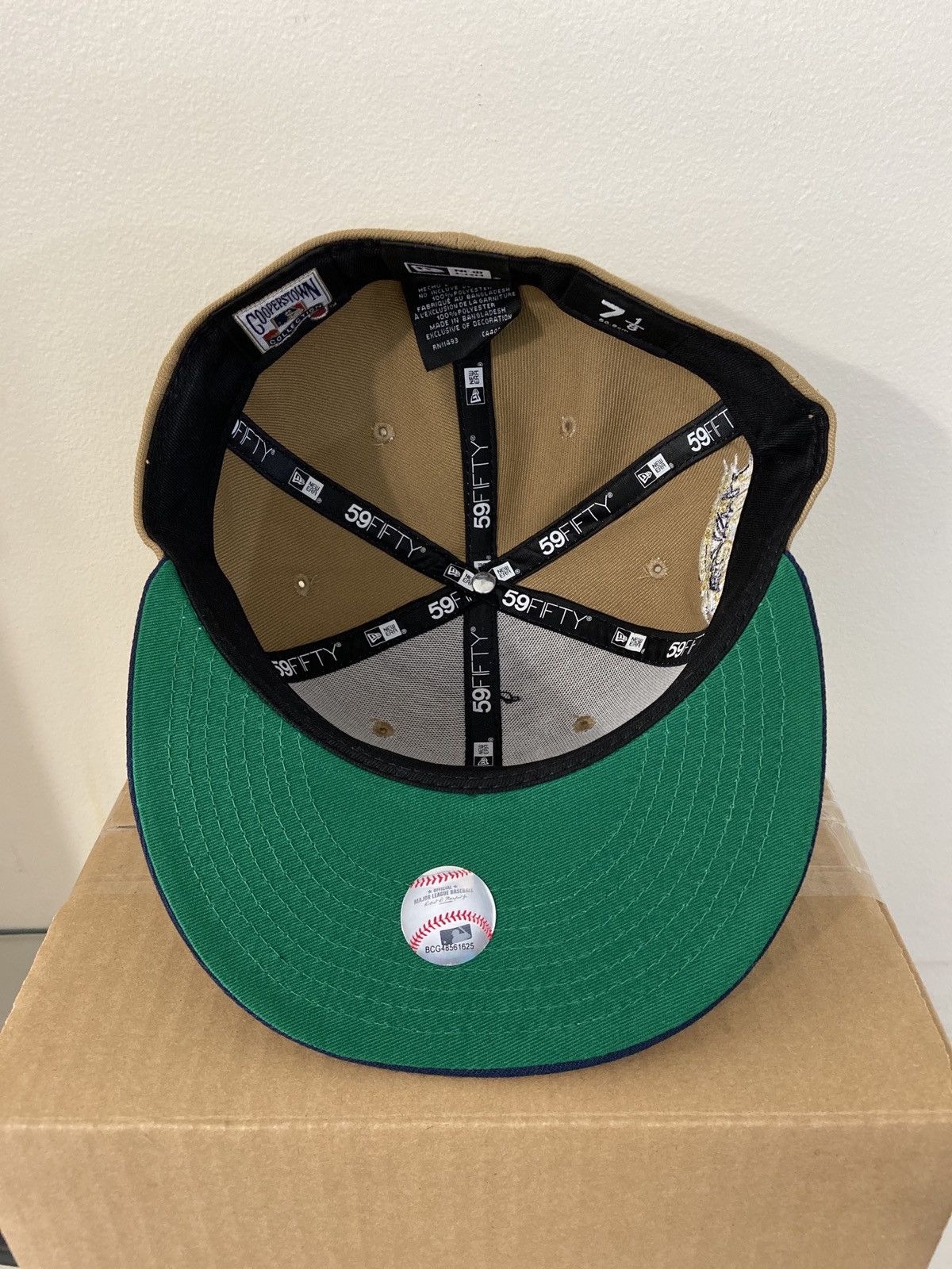 New Era Sneakertown Milwaukee Brewers 2002 ASG Khaki Size 7 1/8 Size ONE SIZE - 6 Thumbnail