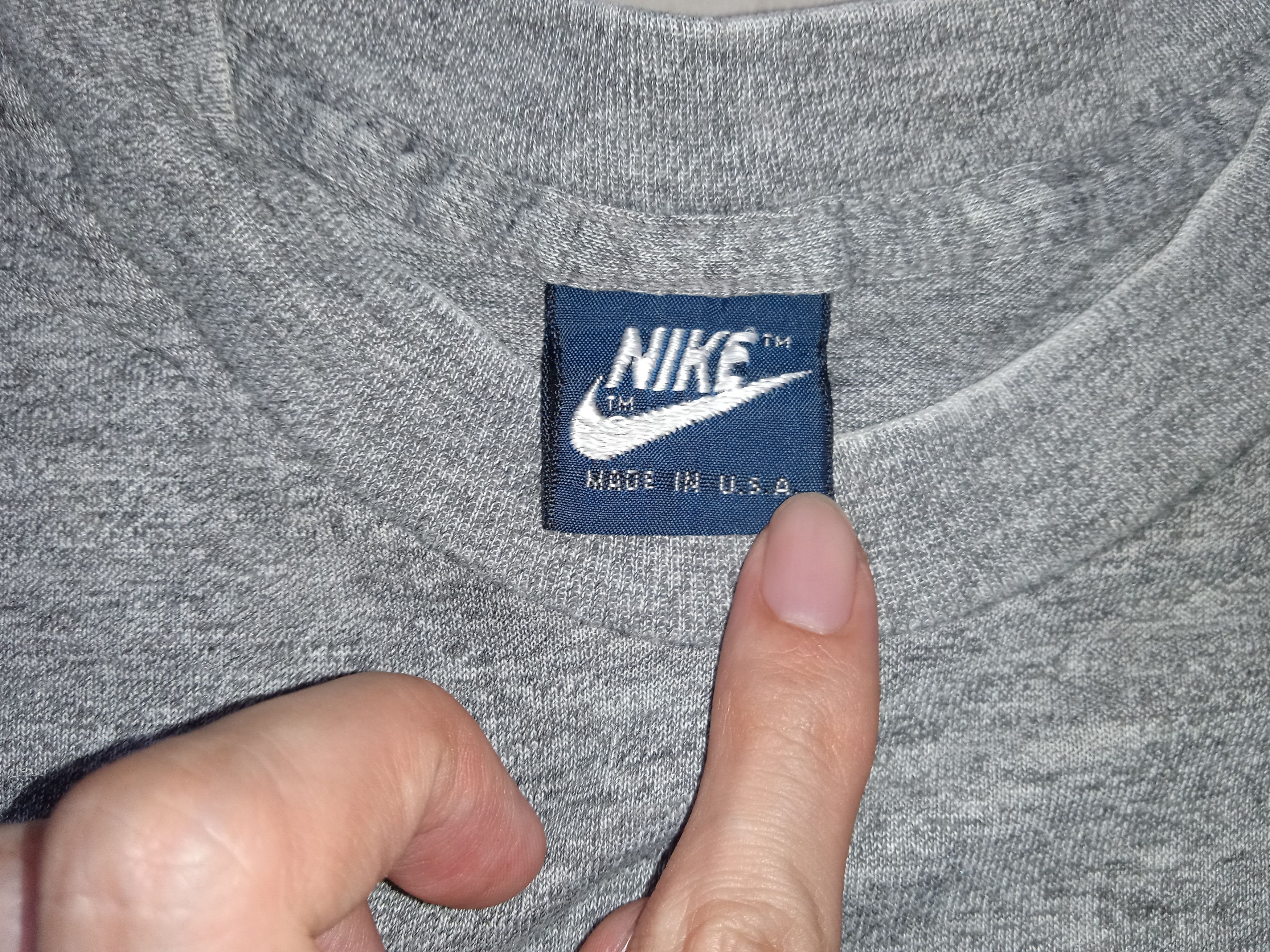 Vintage Vintage 80s Nike Swoosh Blue Tag T Shirt Size US L / EU 52-54 / 3 - 3 Thumbnail
