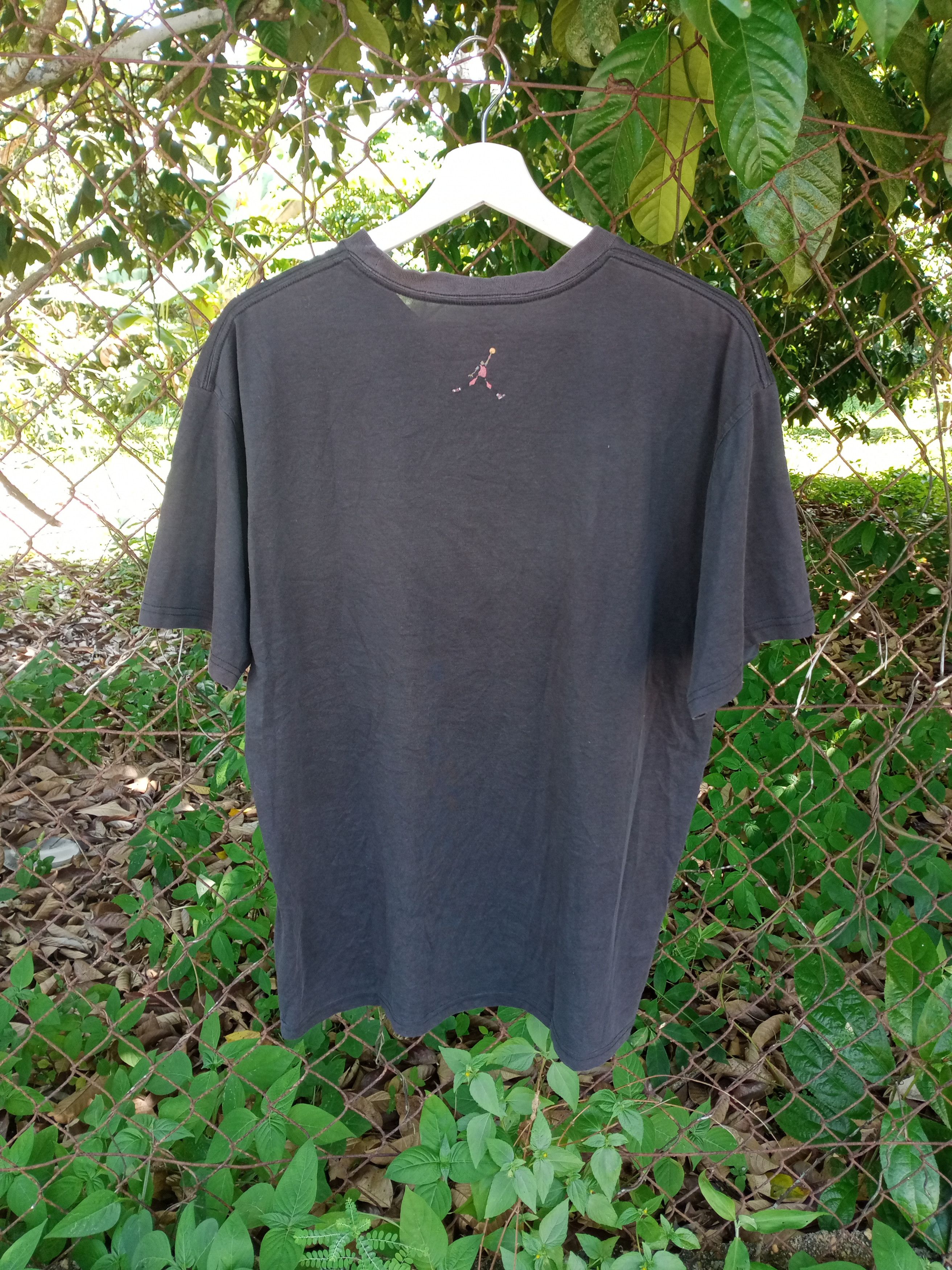 Jordan Brand × Nike Vintage Early 00's NIKE AIR JORDAN Tshirt Big Logo Size US L / EU 52-54 / 3 - 5 Thumbnail