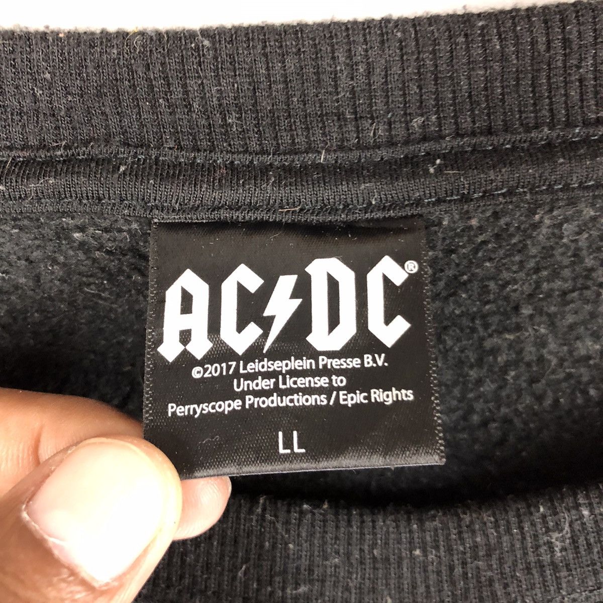 AC/DC 🔥AC/DC VINTAGE SWEATSHIRT Size US L / EU 52-54 / 3 - 6 Thumbnail
