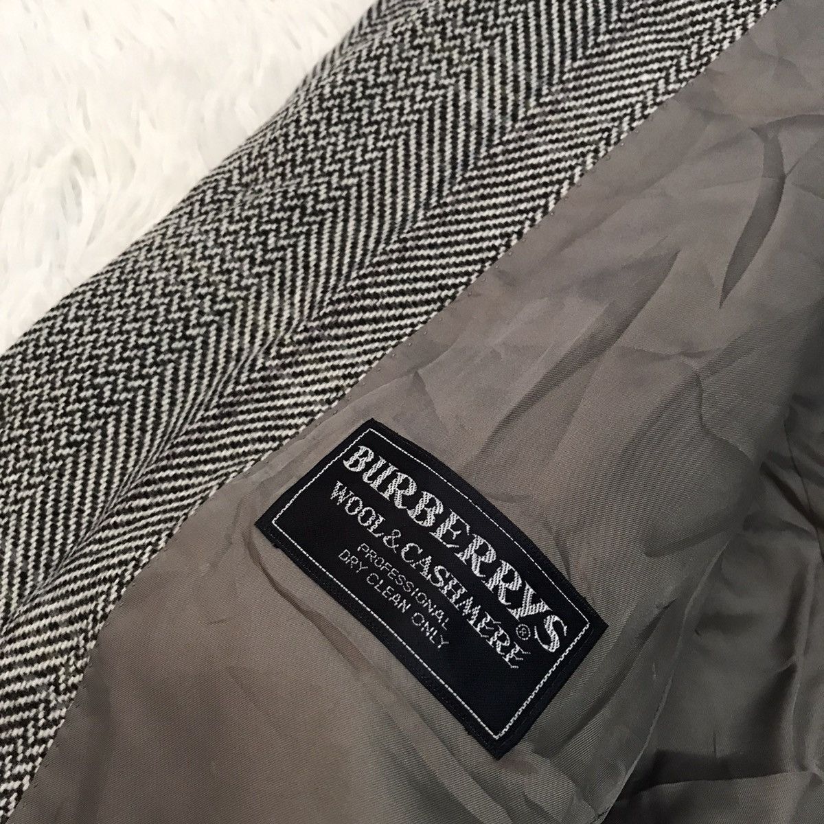 Burberry Wool & Cashmere Burberry Blazer / Jacket / Coat Size US S / EU 44-46 / 1 - 11 Thumbnail