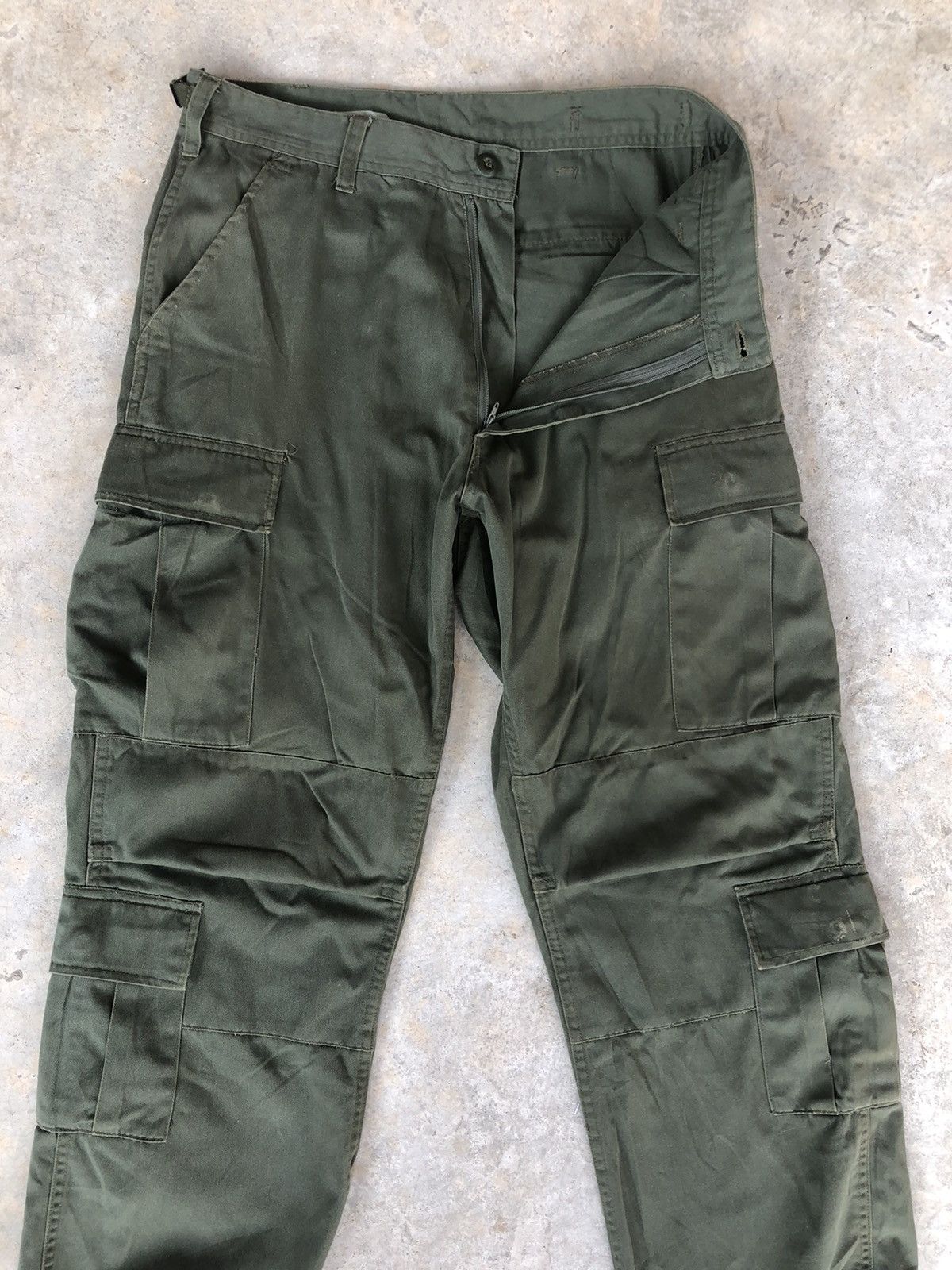 Vintage vintage Army Cargo Pants Navy Green Size US 32 / EU 48 - 2 Thumbnail