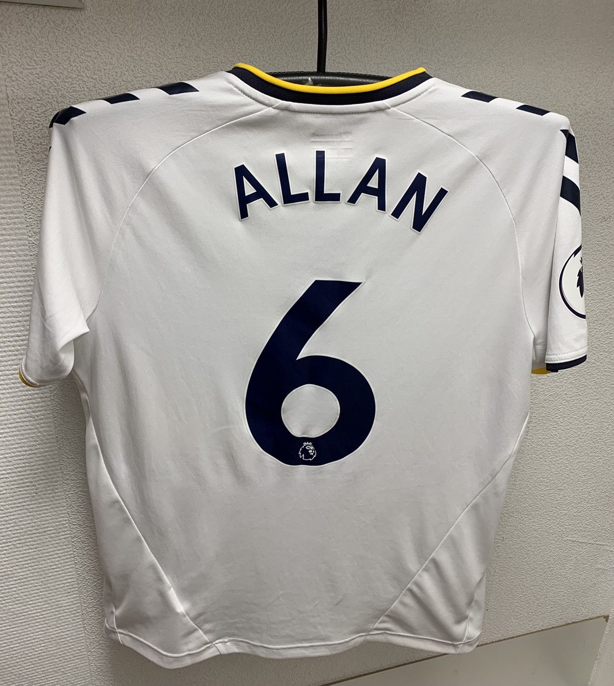 Hummel Everton 6 Allan apl patch white soccer jersey L Hummel cazoo Size US L / EU 52-54 / 3 - 1 Thumbnail